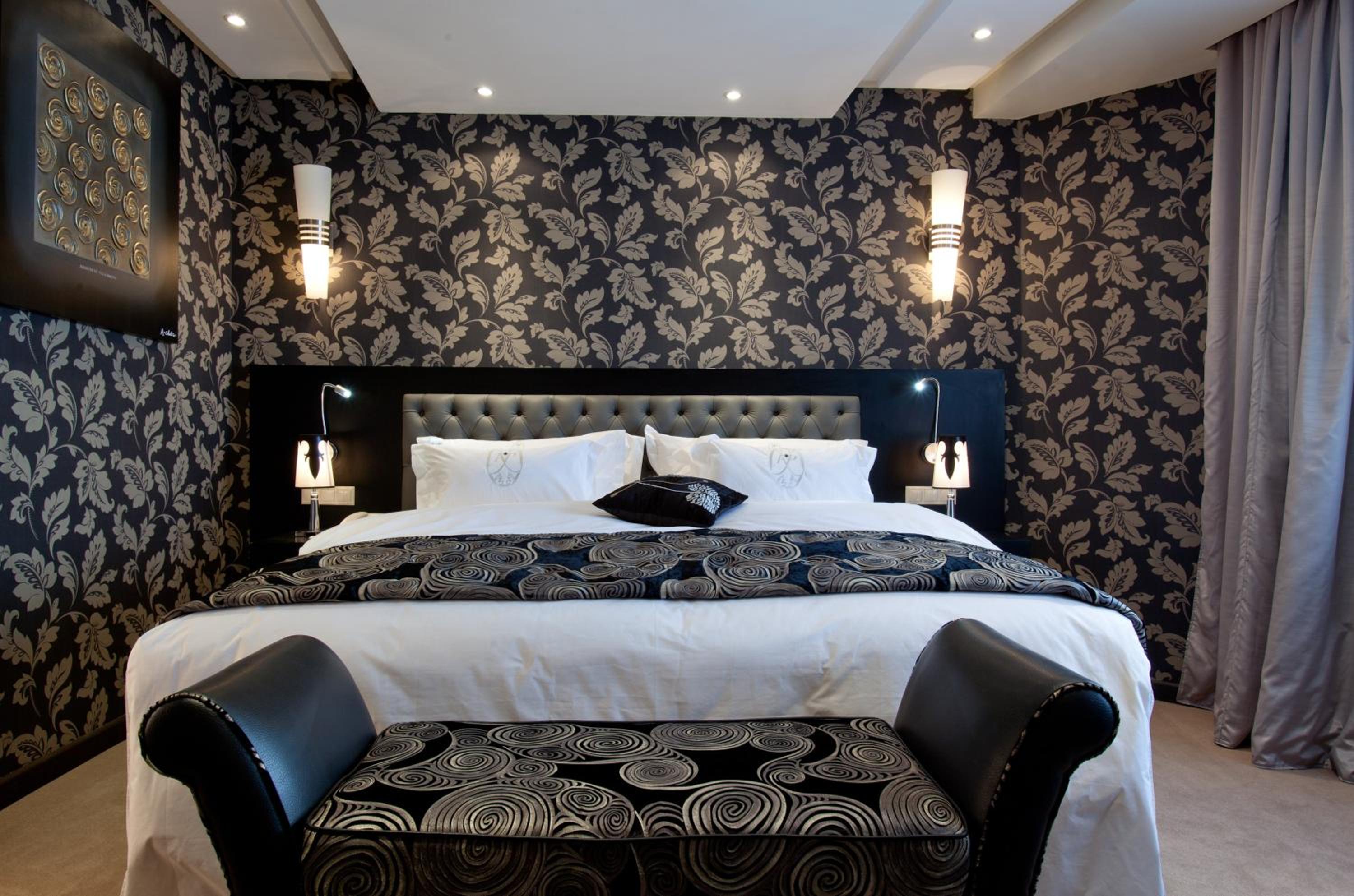 Deluxe Suite - Photo 1