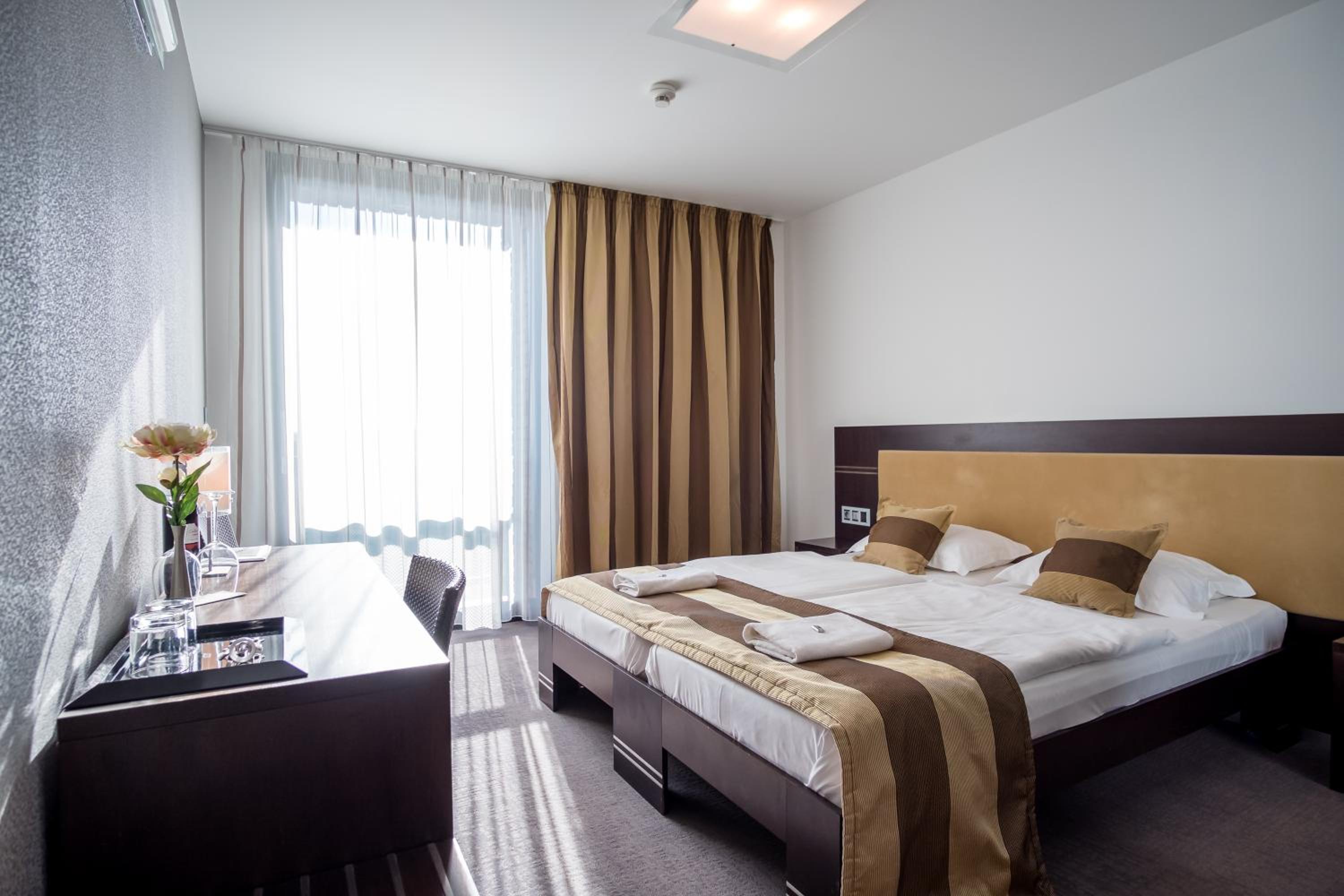 Exclusive PLUS Suite with free Pool and Fitness photo 1