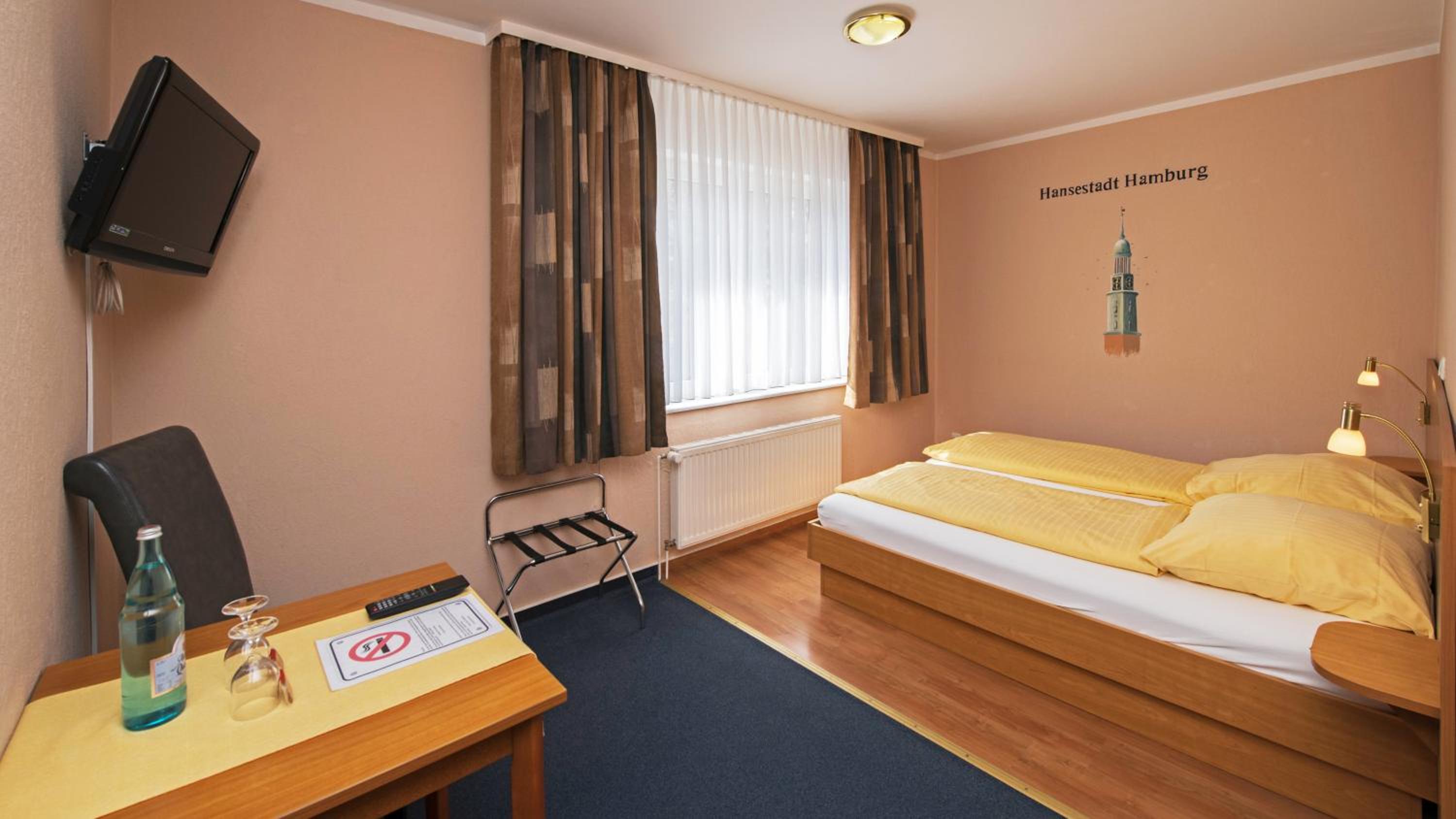 Double Room - Photo 1