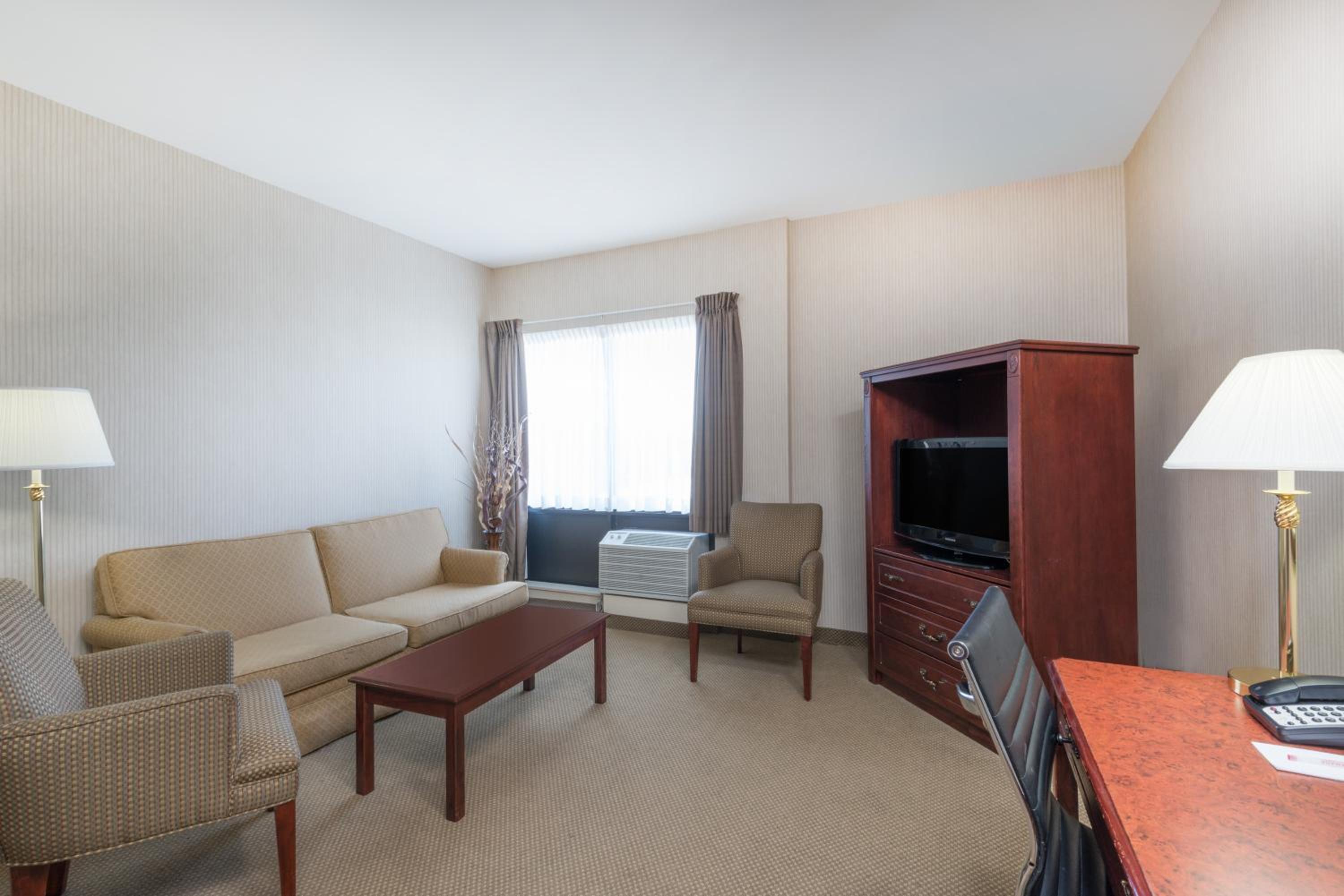 1 King, One-Bedroom Suite, Non-Smoking