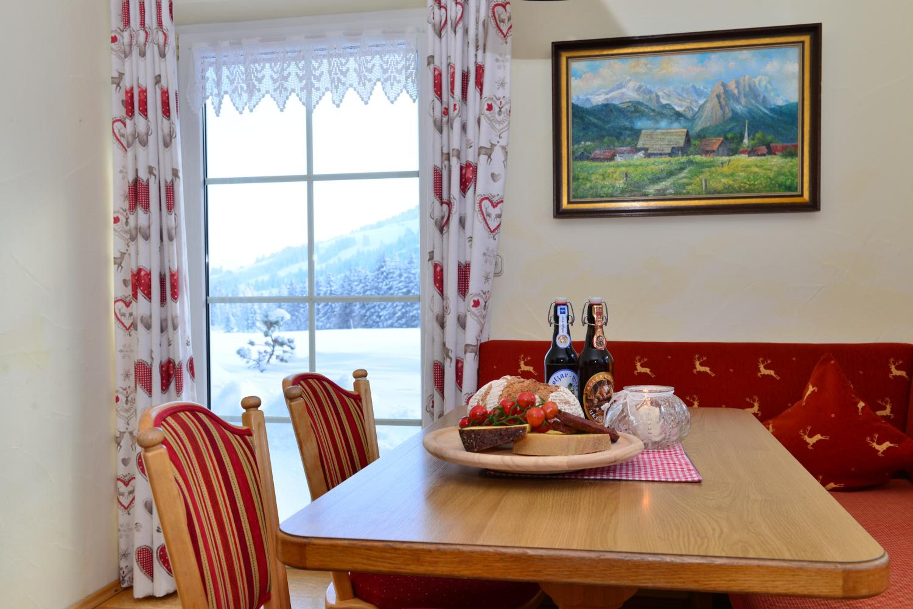 Apartment with Mountain View photo 3