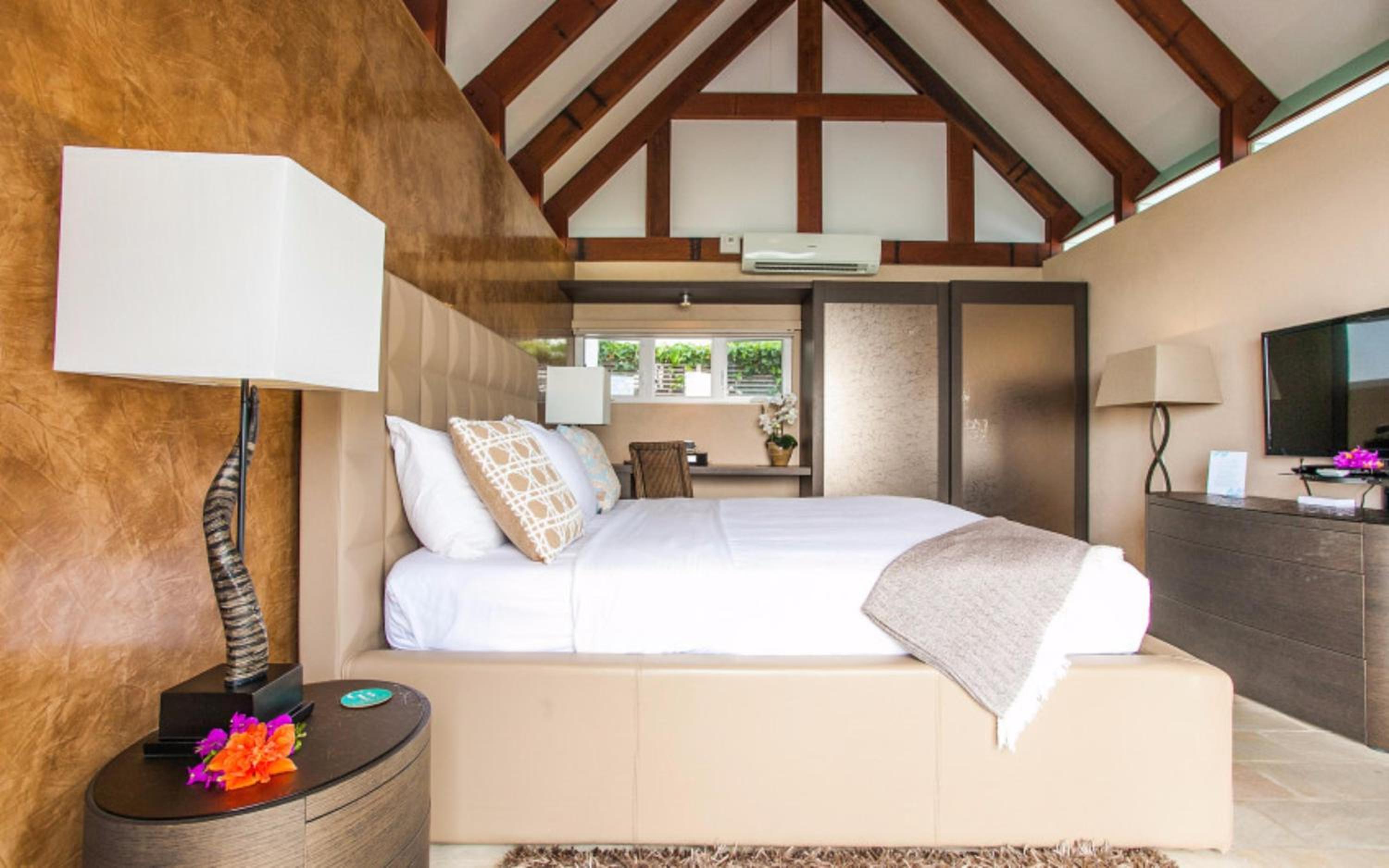  Luxury Five-Bedroom Villa with Bunk Beds and Private Pool photo 2