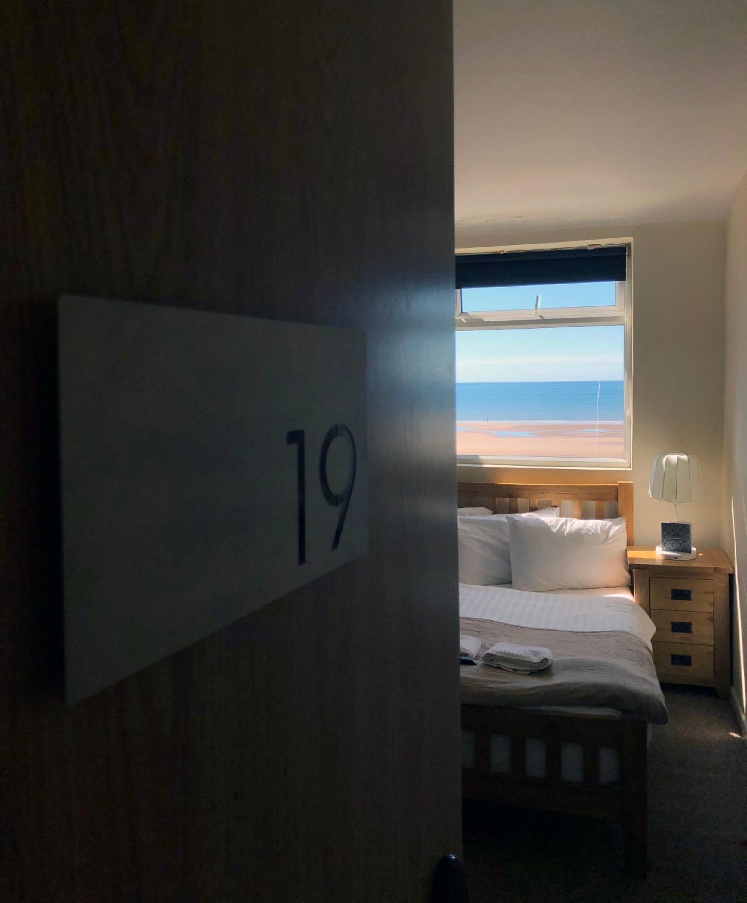 Small Double Room - Photo 17