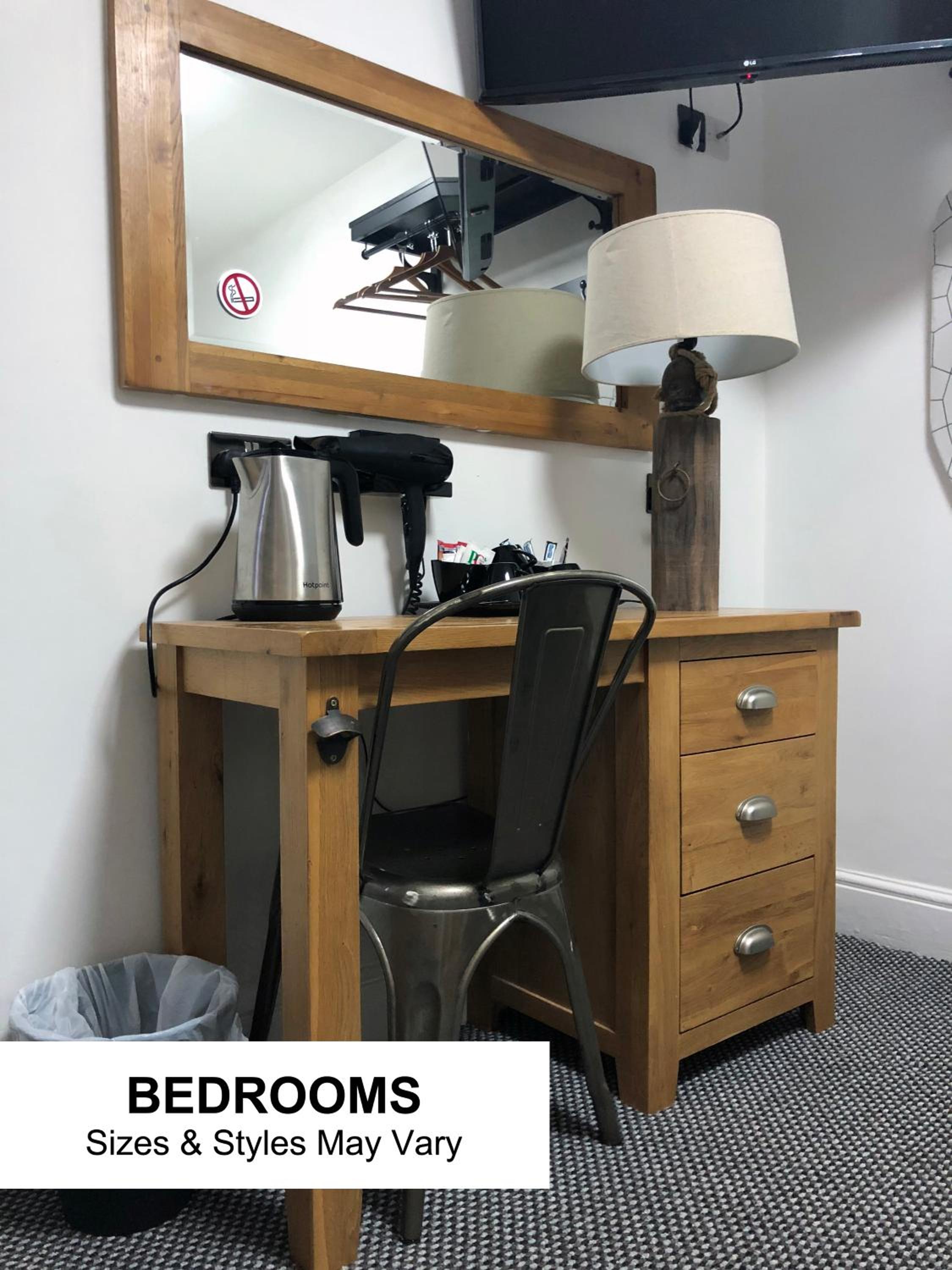 Small Double Room - Photo 16