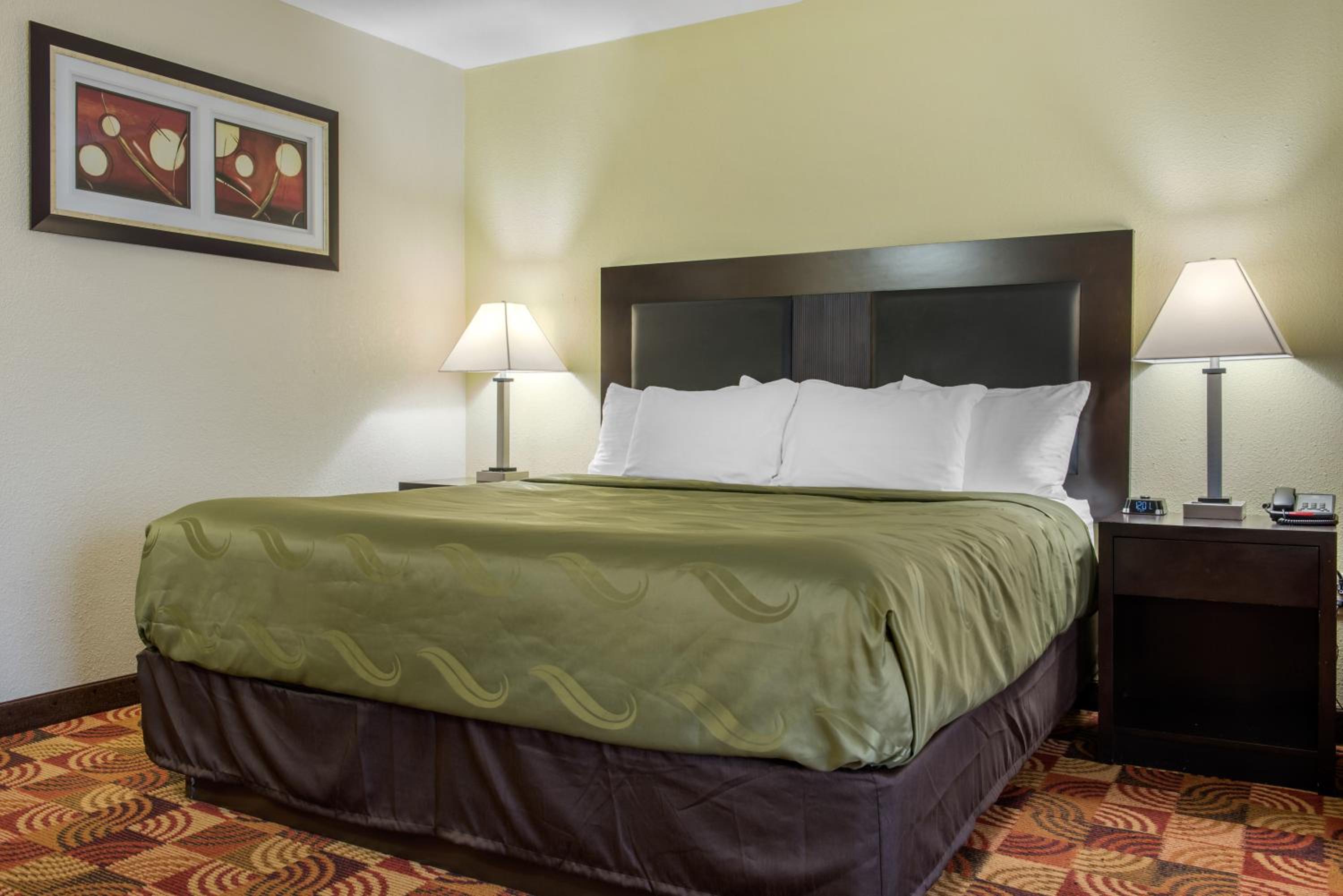 King Room - Non-Smoking - Photo 2