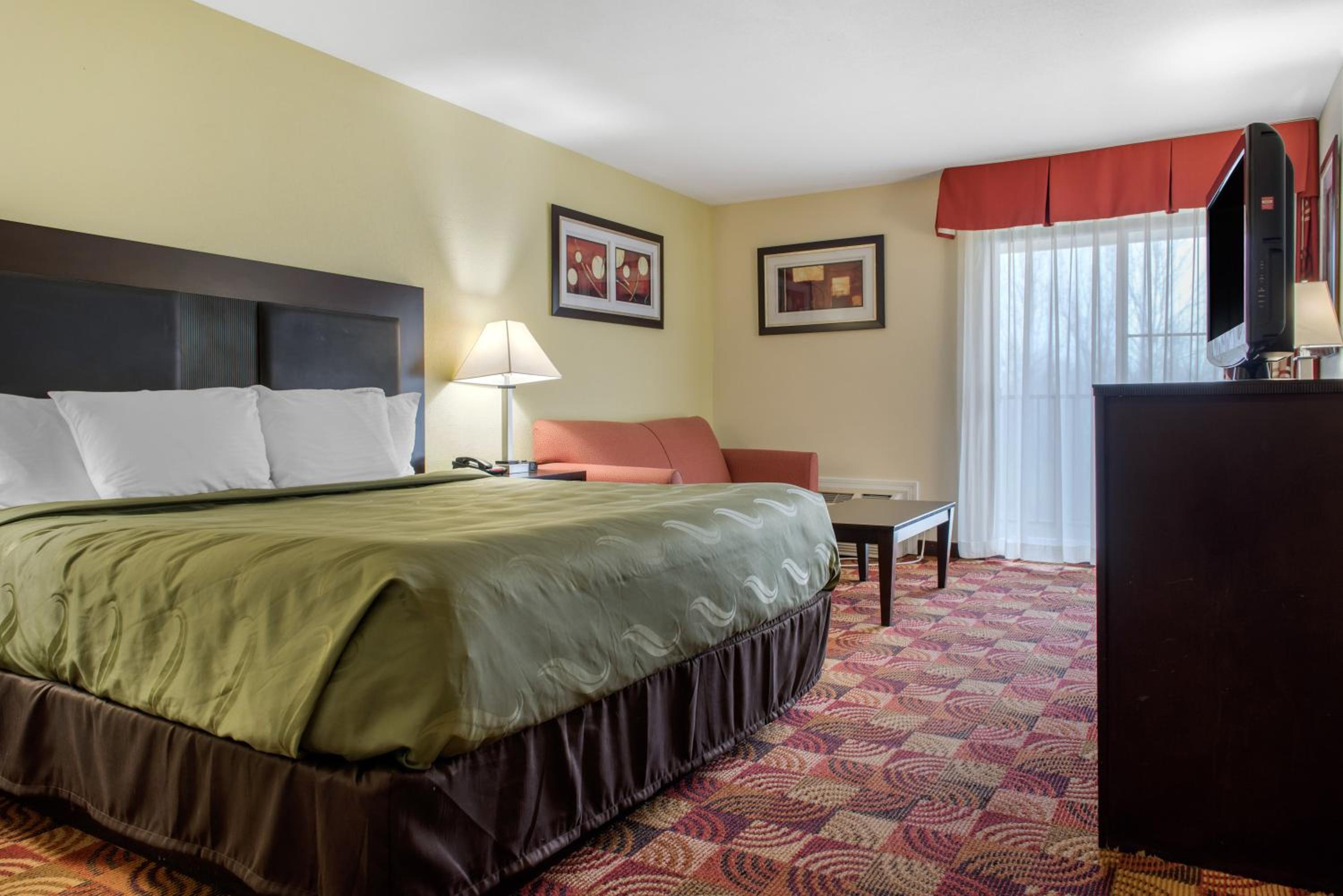 King Room - Non-Smoking - Photo 3