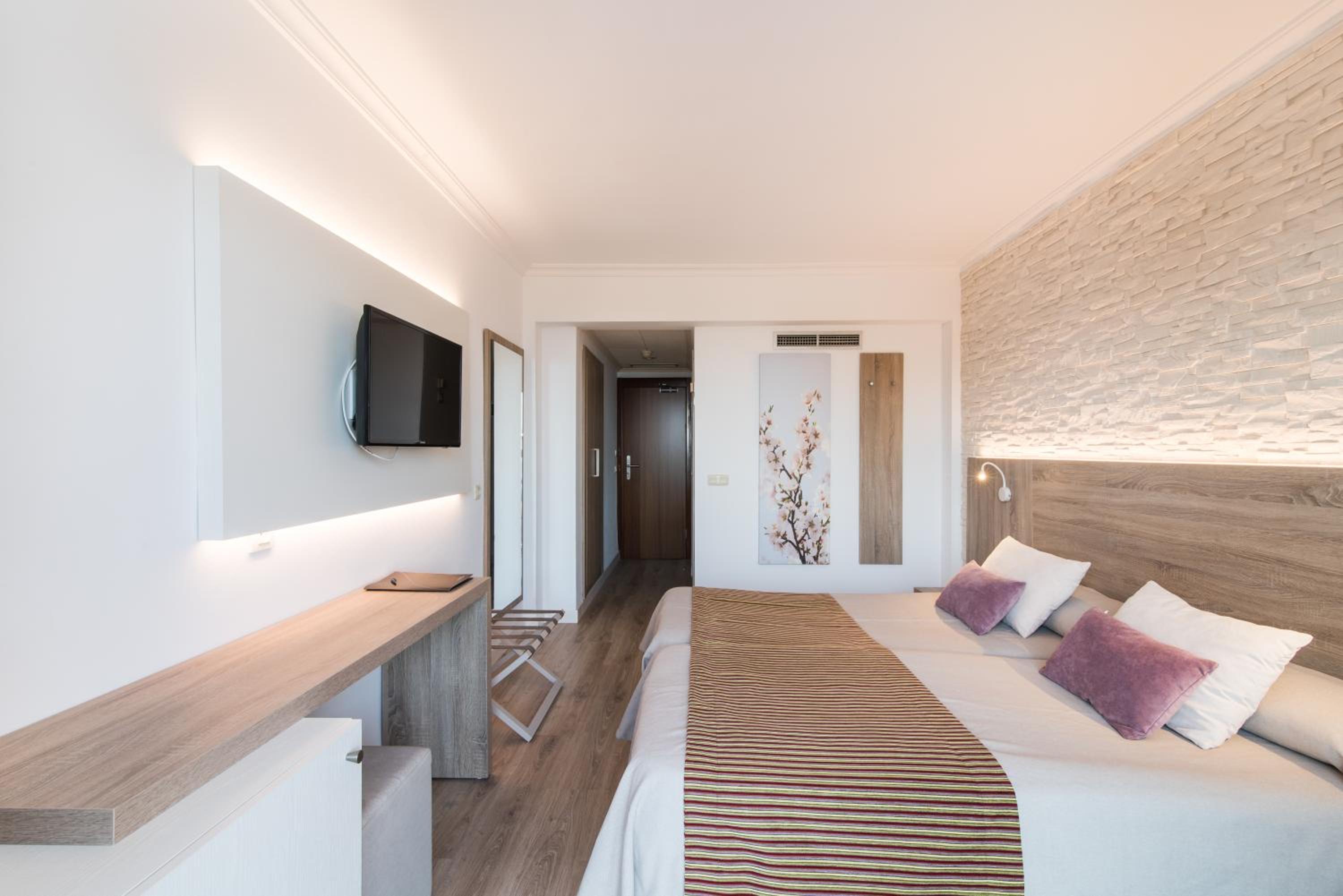 Double Room with Mountain View