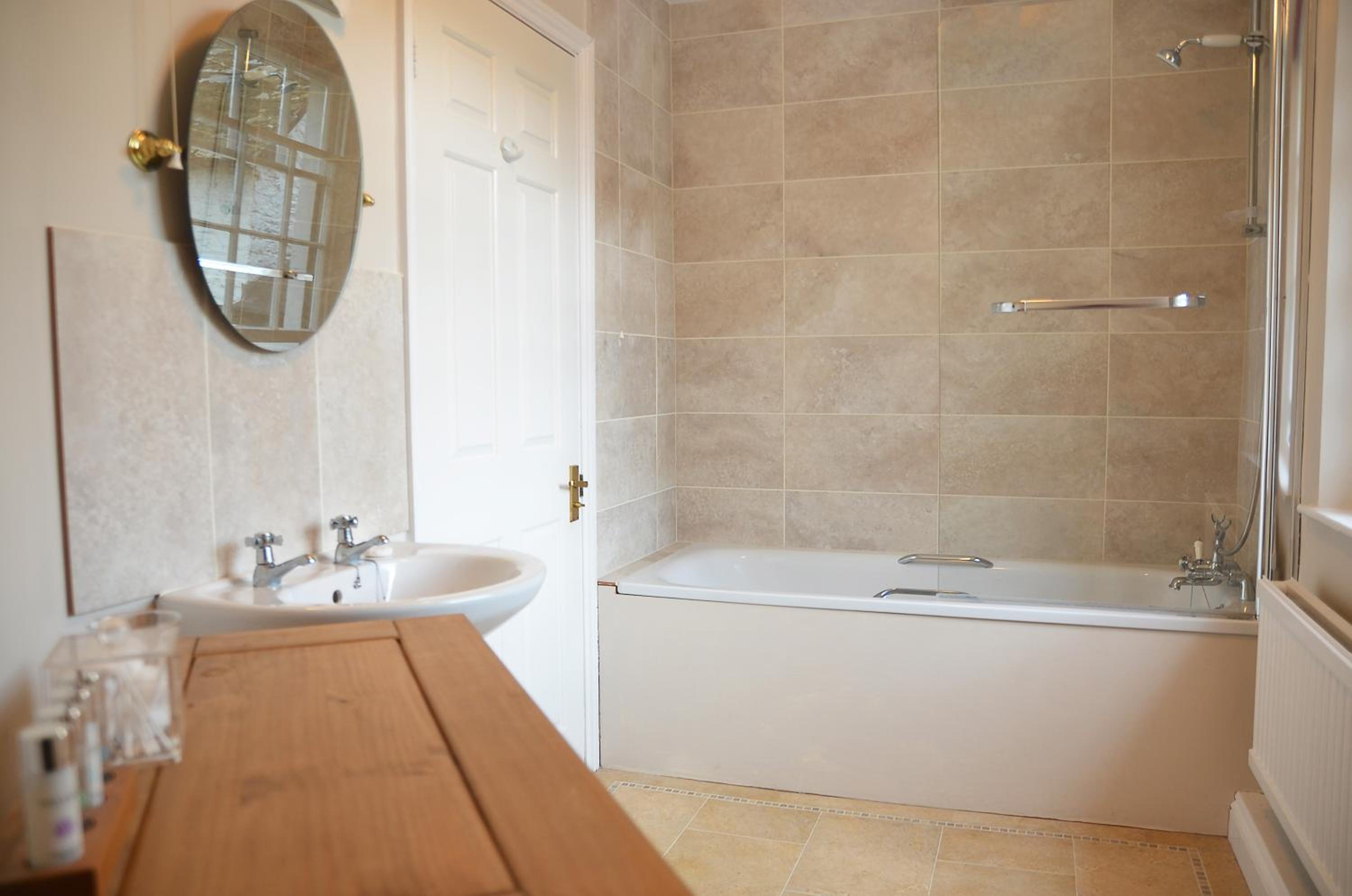 Deluxe Double Room - Photo 12