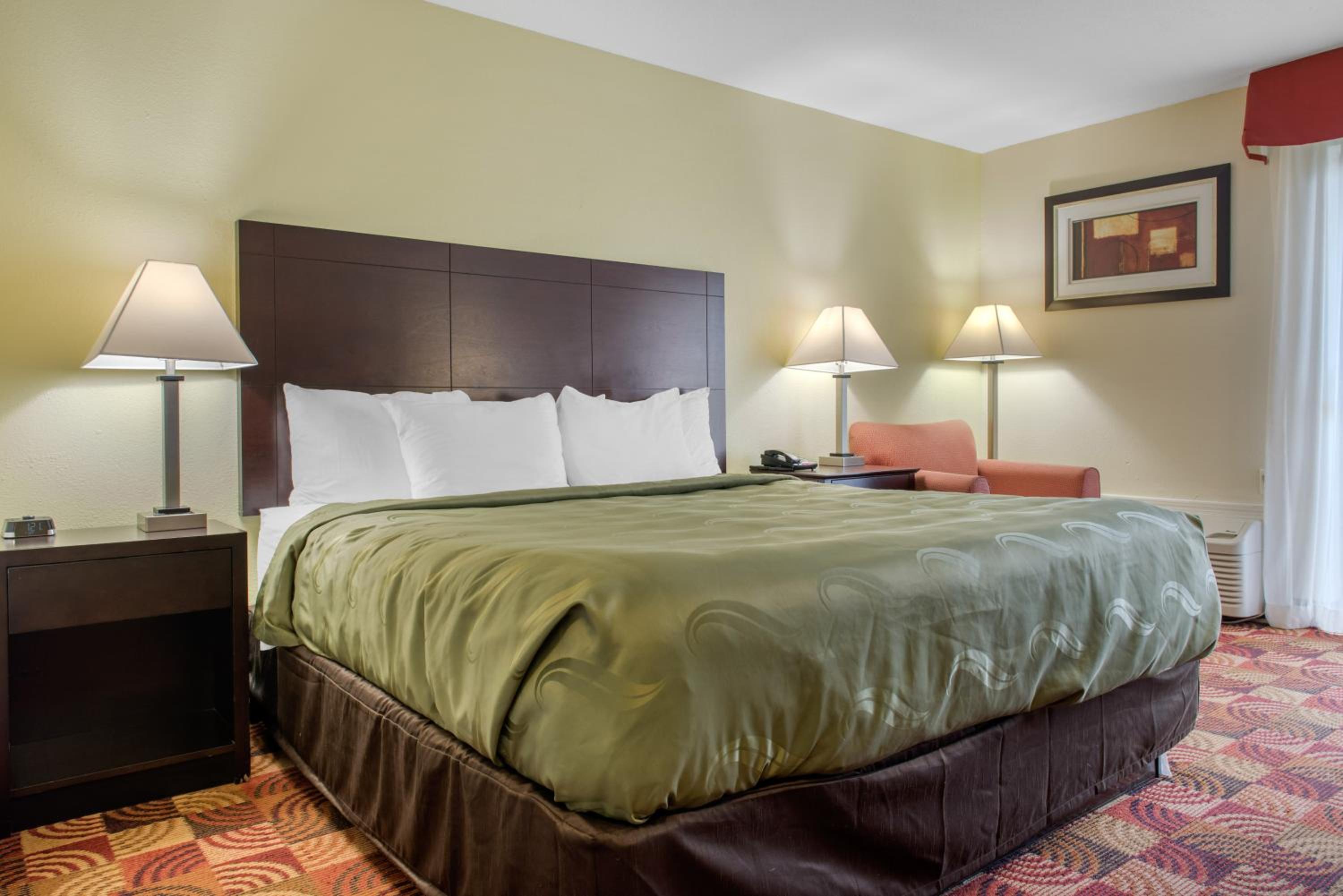King Room - Non-Smoking - Photo 1