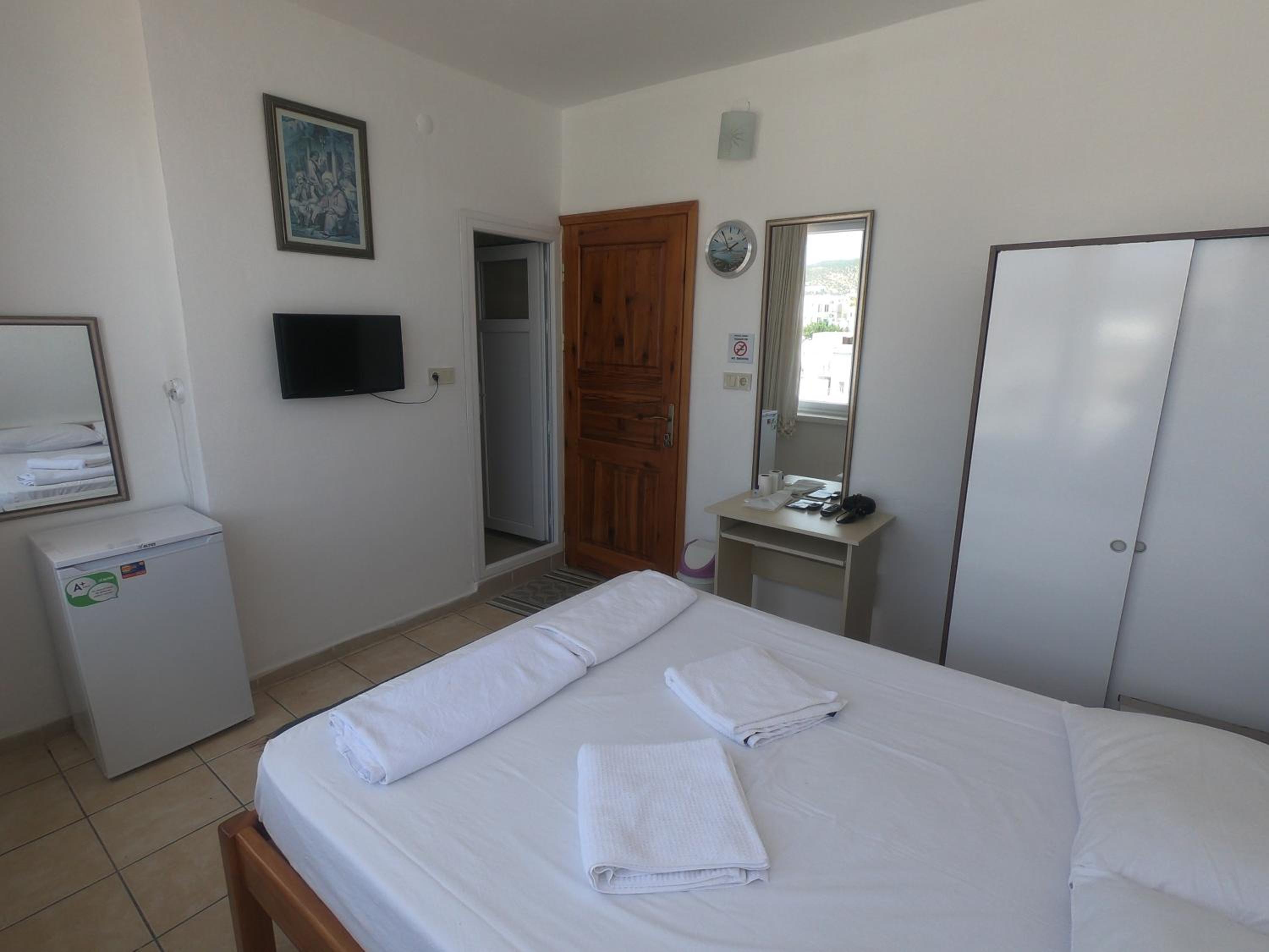 Double Room with Sea View - Photo 12