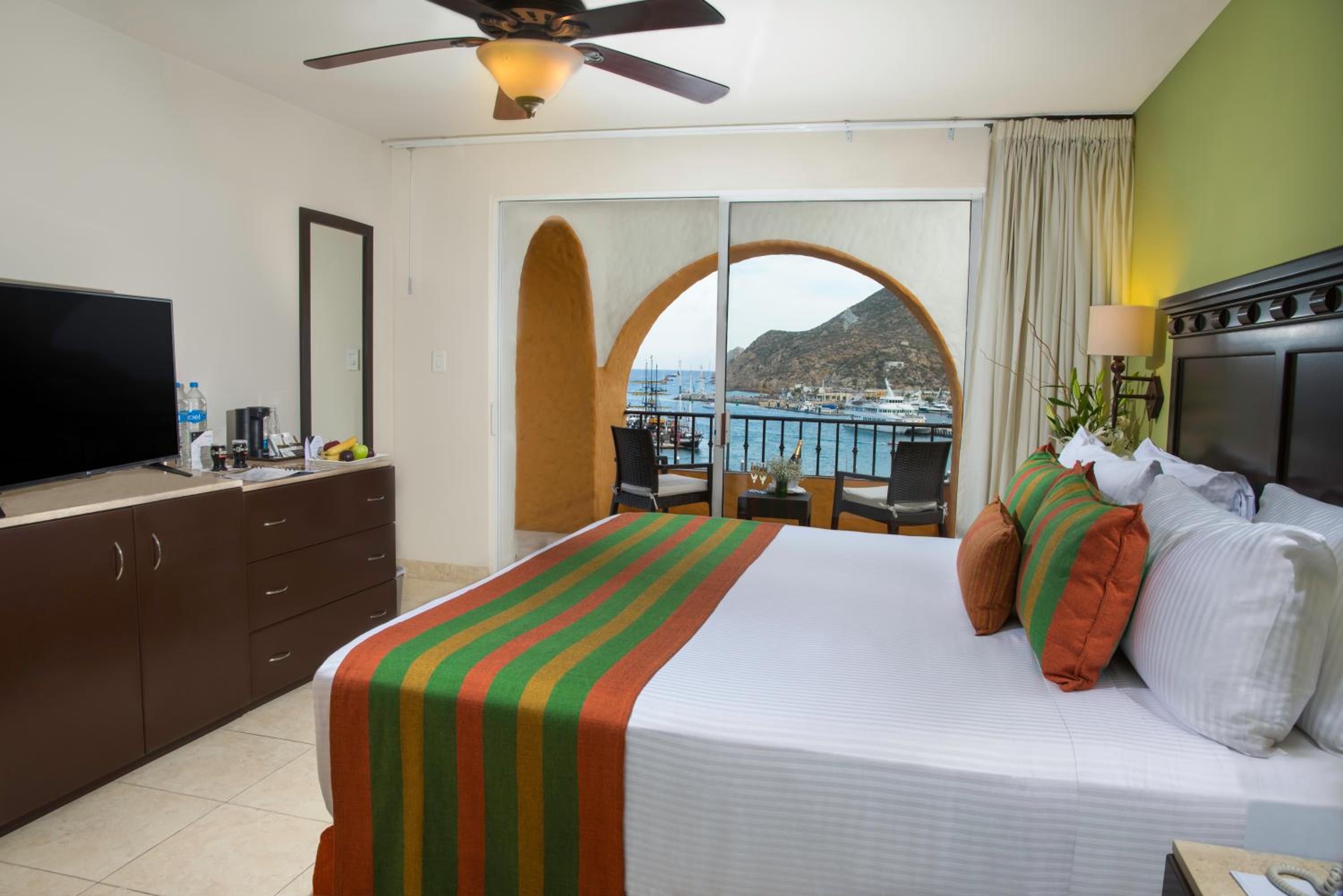 Standard Room with Port View - Photo 1