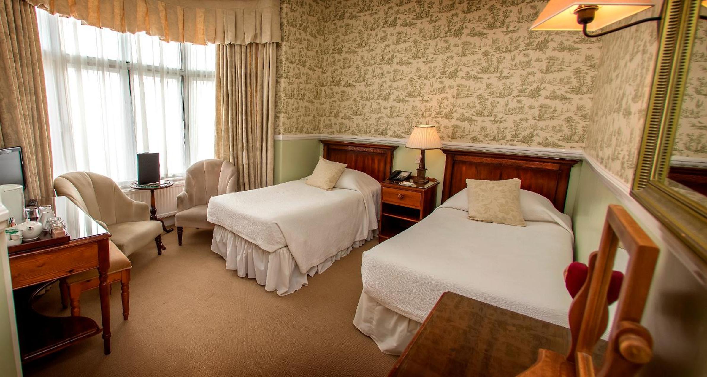 Large Twin Room photo 3