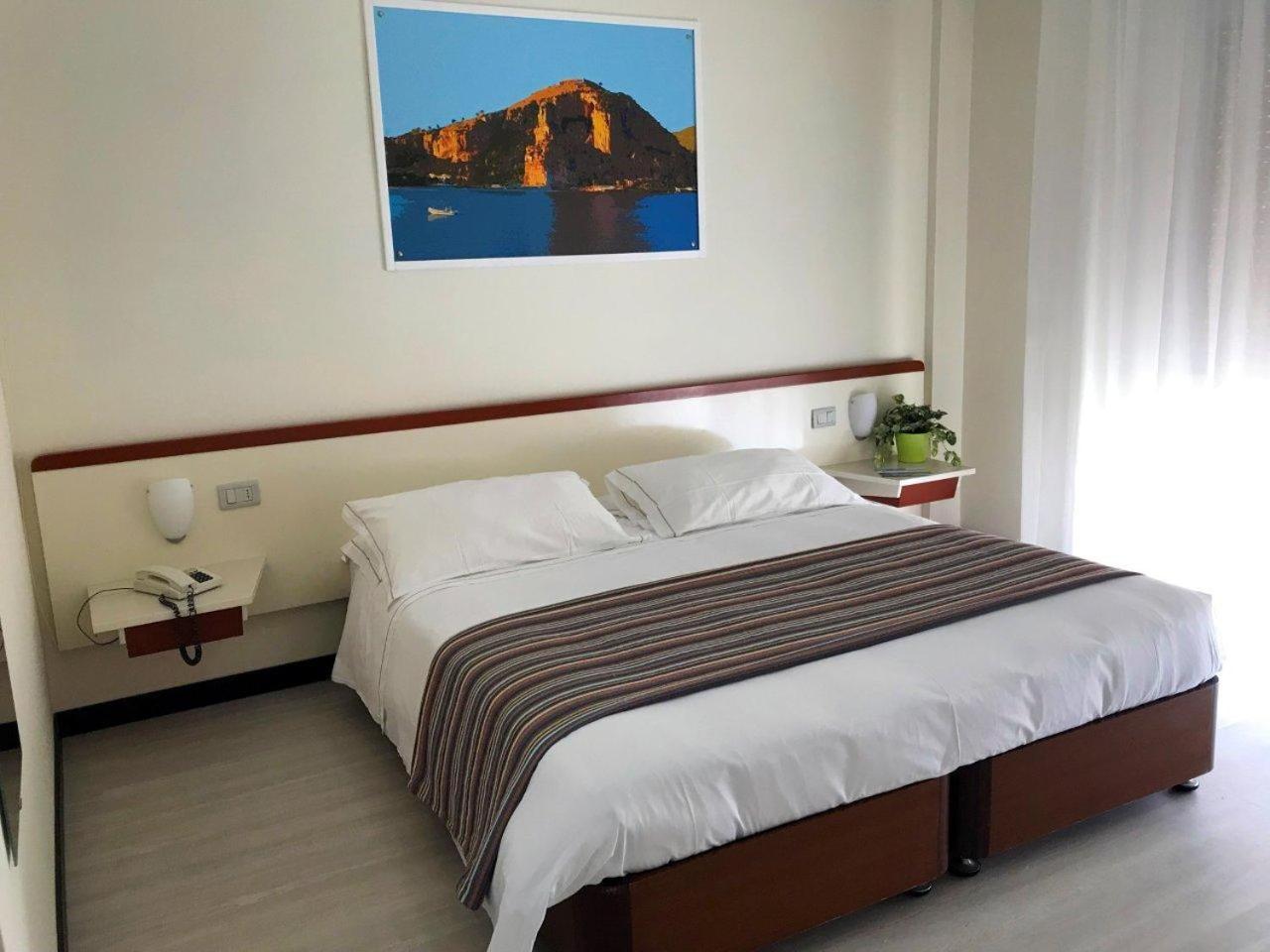 Double or Twin Room photo 3