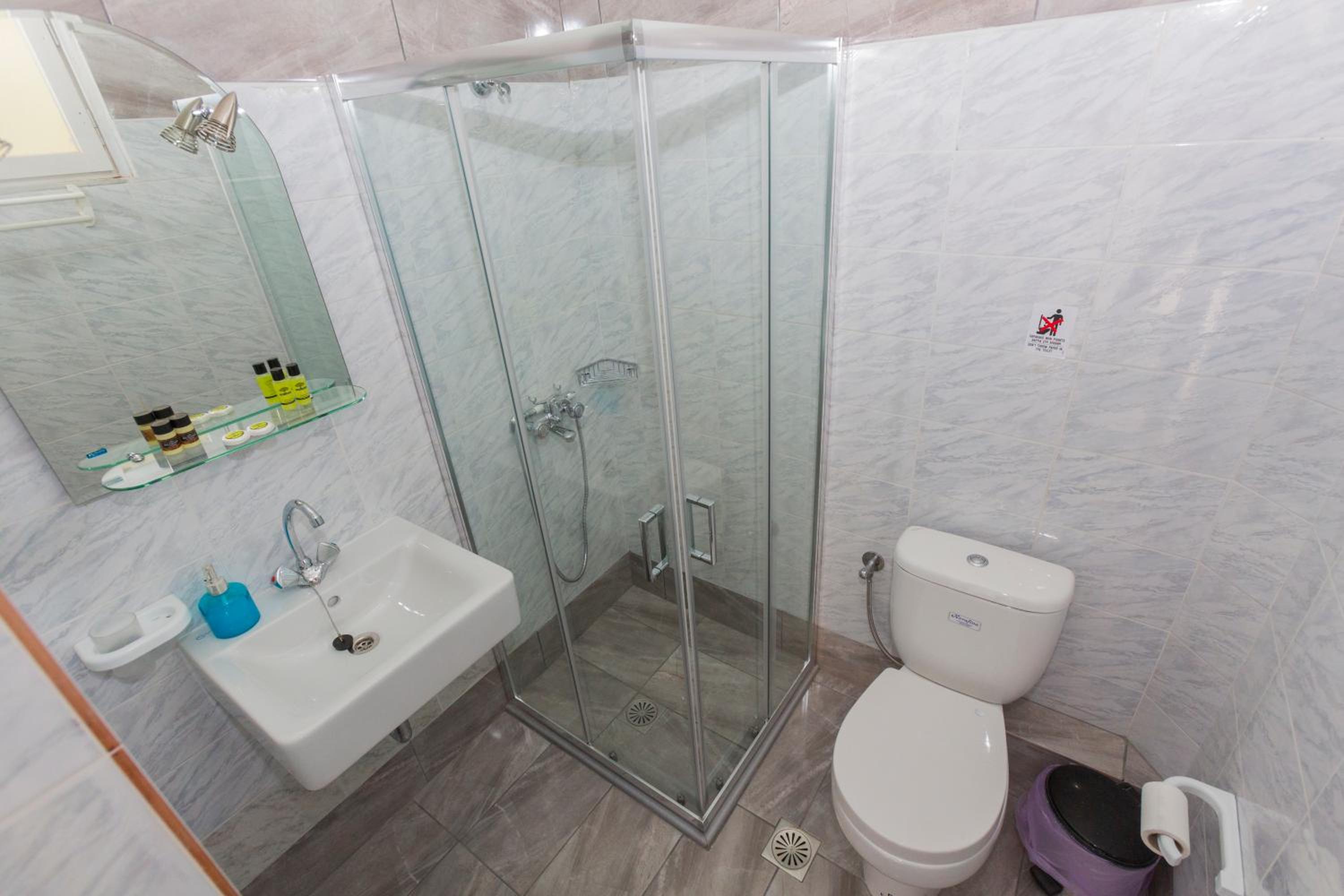 Double or Twin Room with Swimming Pool Access photo 2