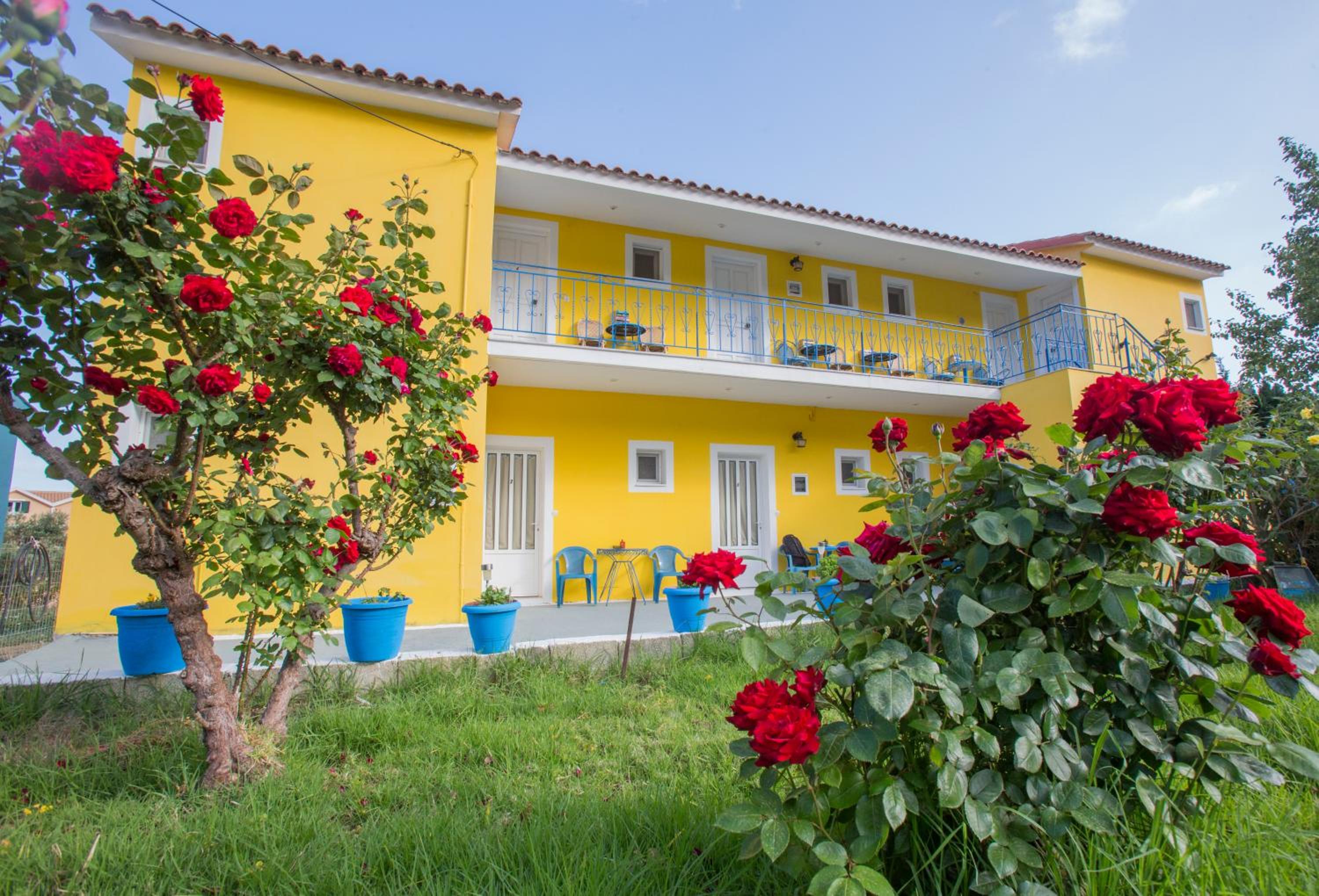 Double or Twin Room with Swimming Pool Access photo 3