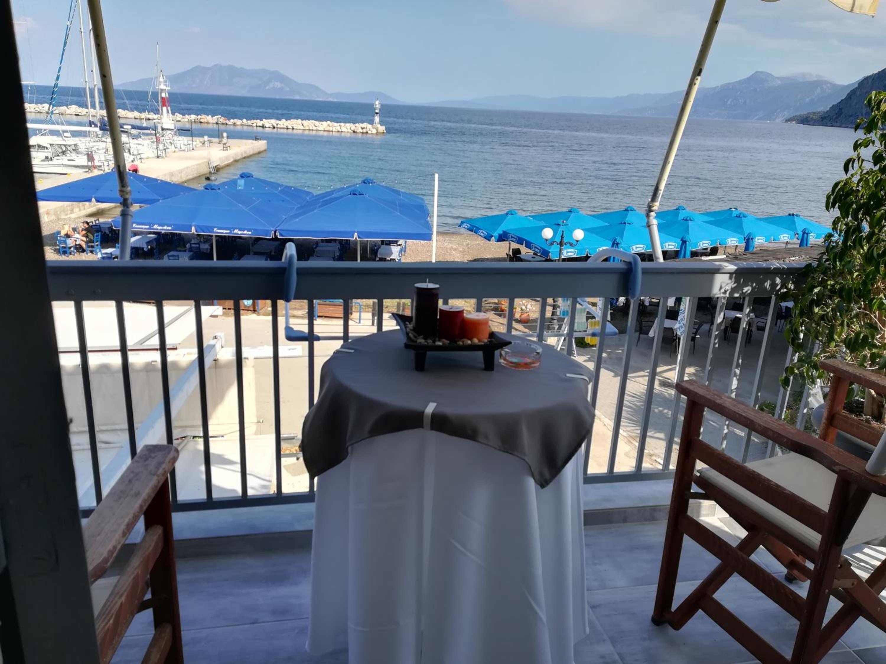 Deluxe Twin Room with Sea View - Photo 5