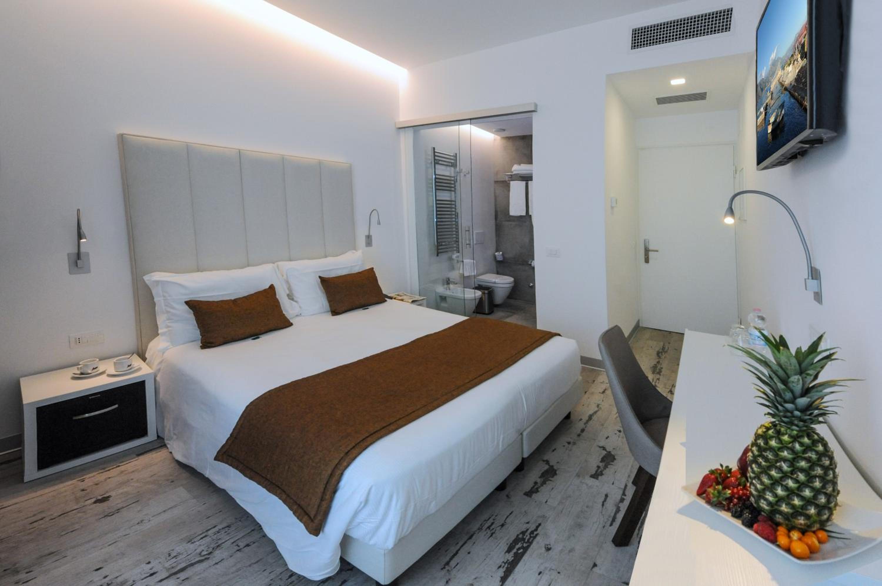 Standard Double Room with Balcony and Beach Access