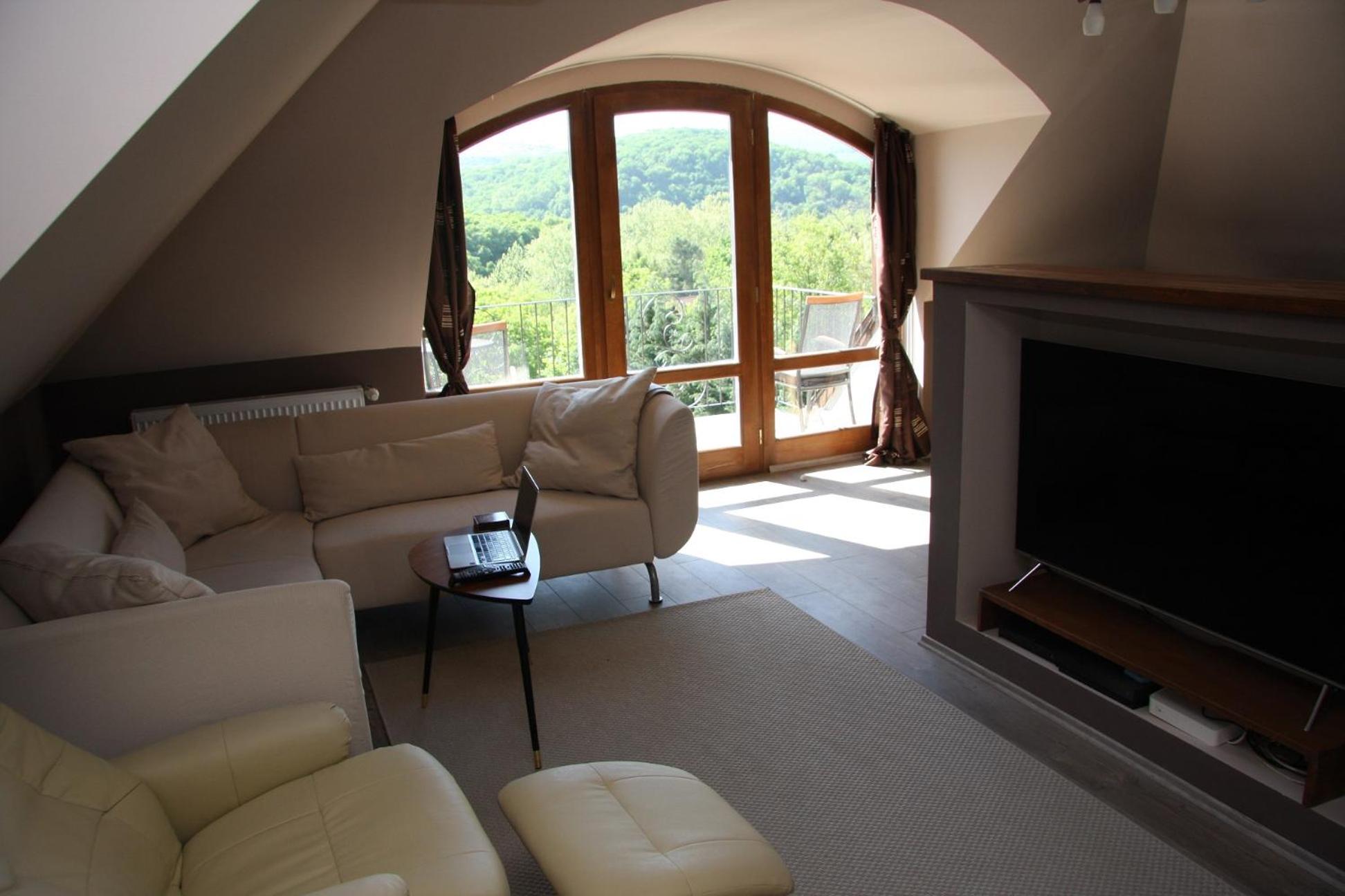 Apartment With Mountain View photo 1