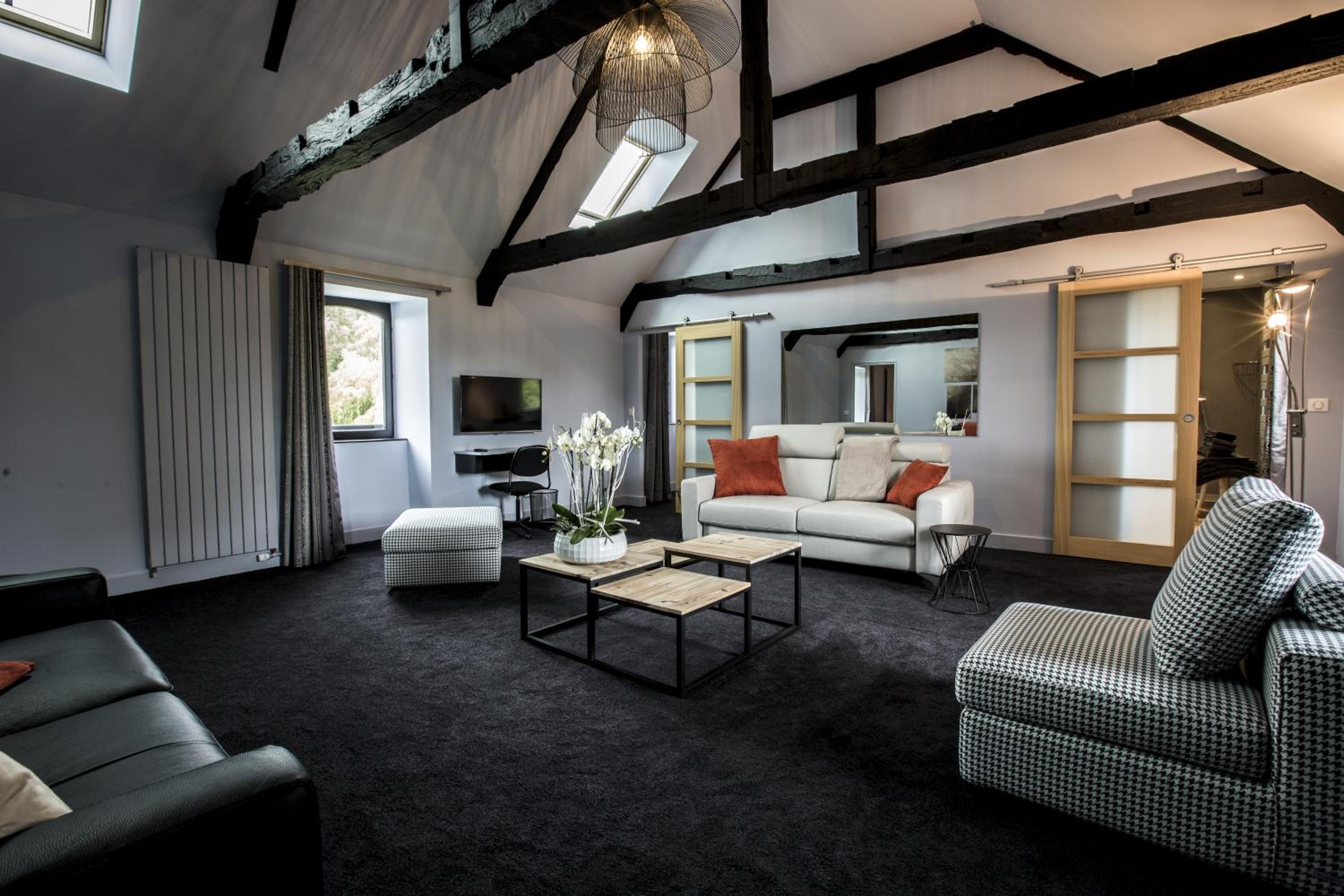 Deluxe Family Suite with Free Spa Access photo 3