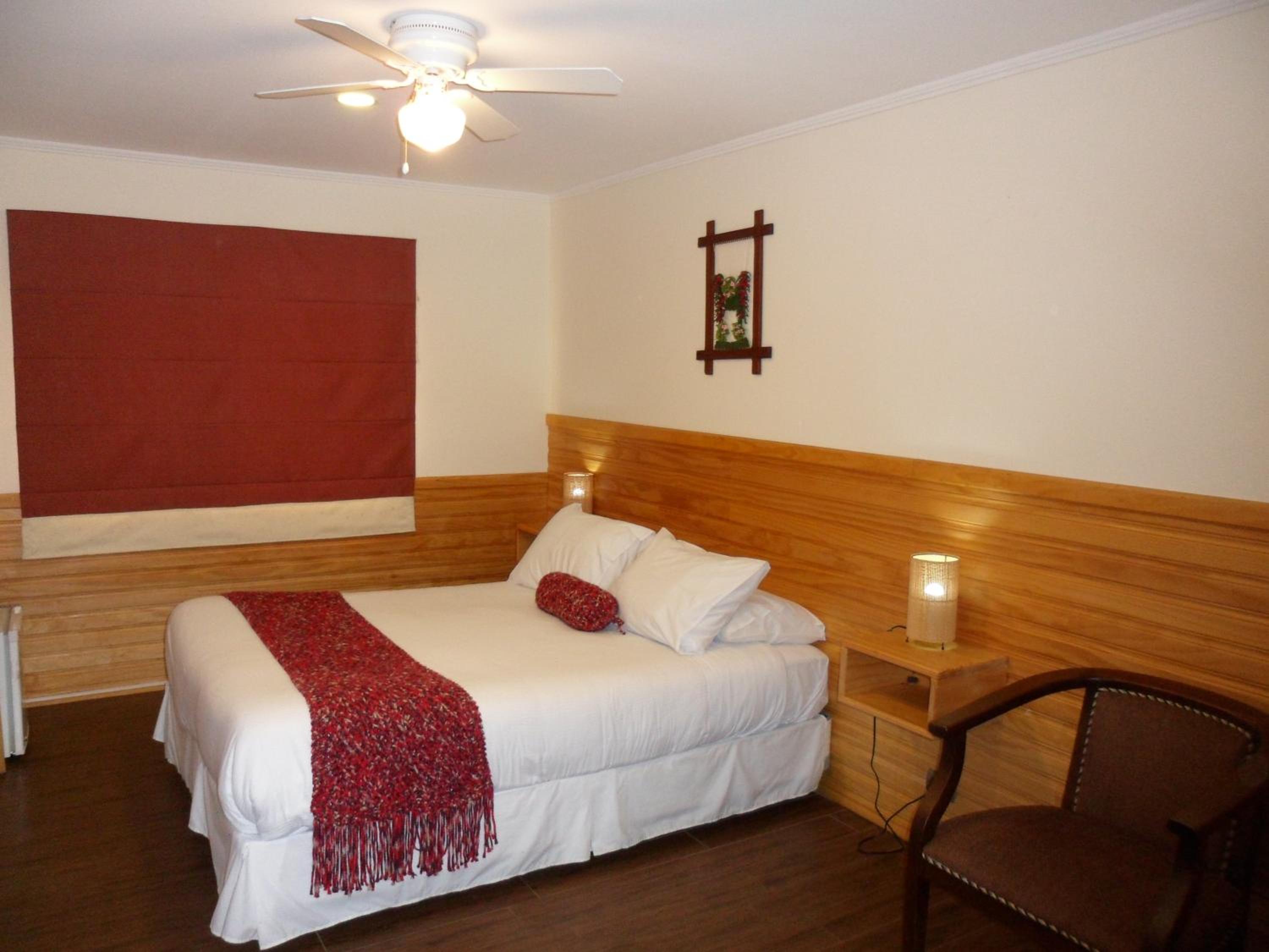 Standard Queen Room photo 1