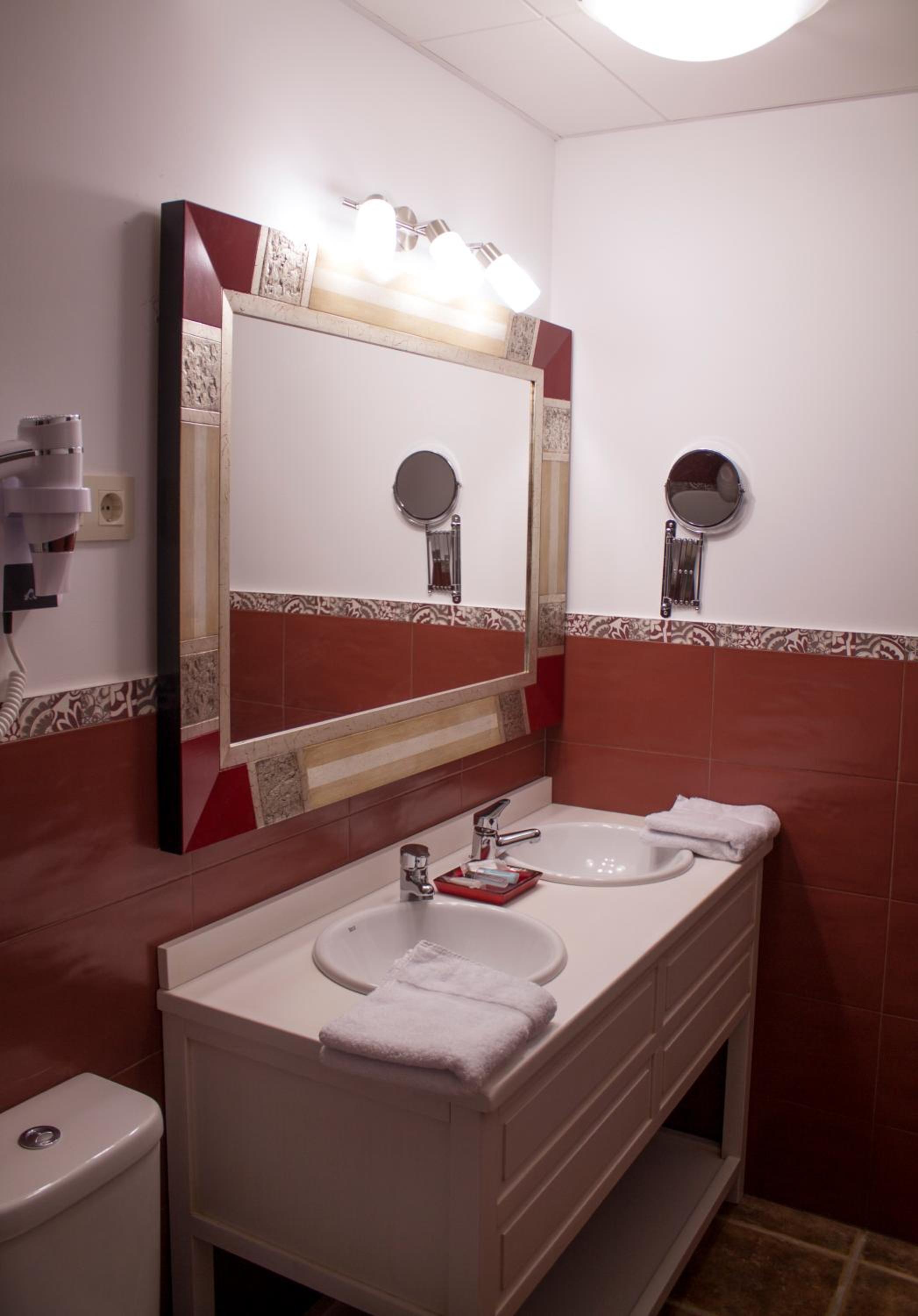 Suite with Spa Bath photo 3