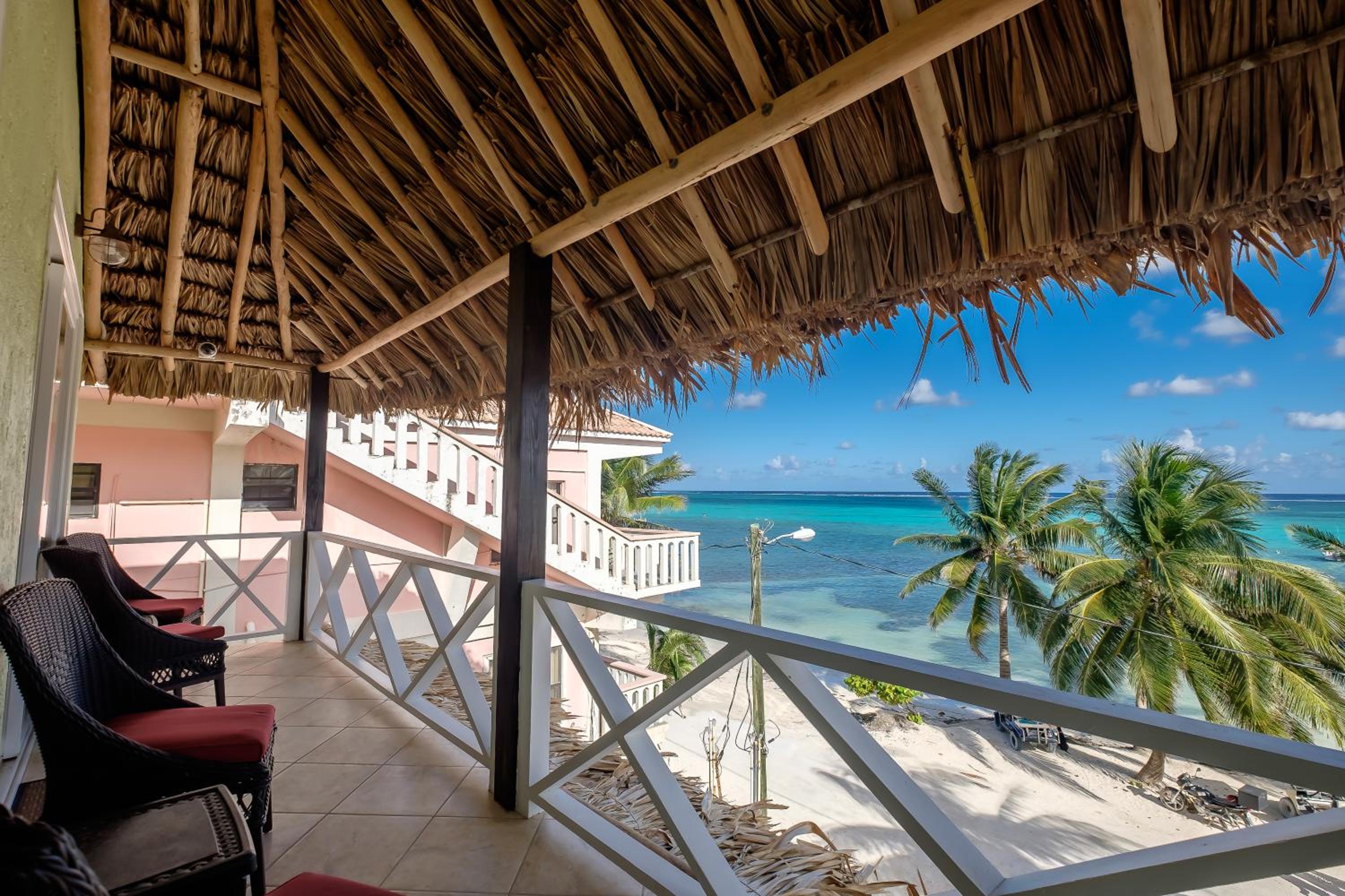 Queen Suite with Sea View photo 1