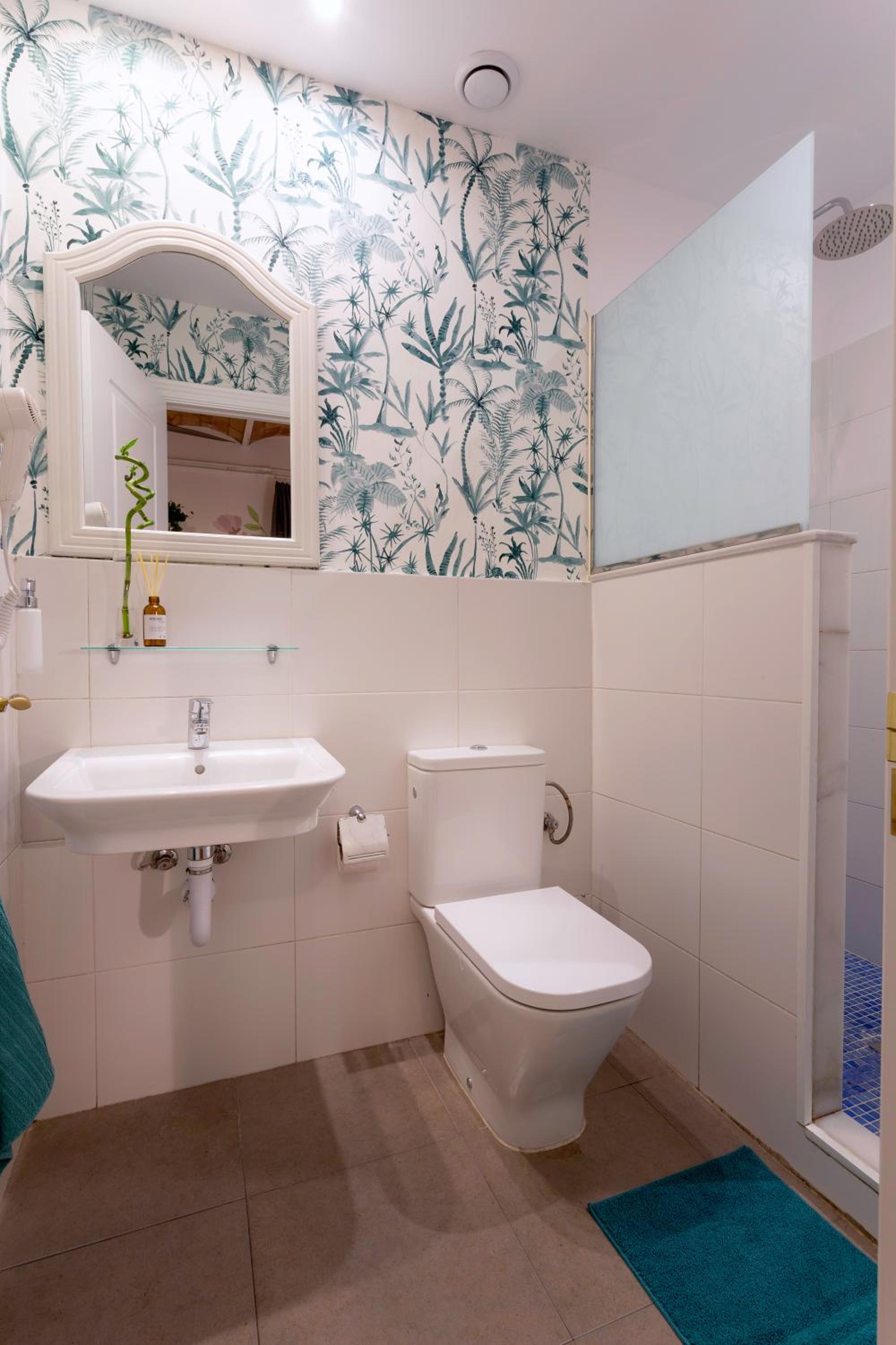 Triple Room with Private Bathroom photo 3