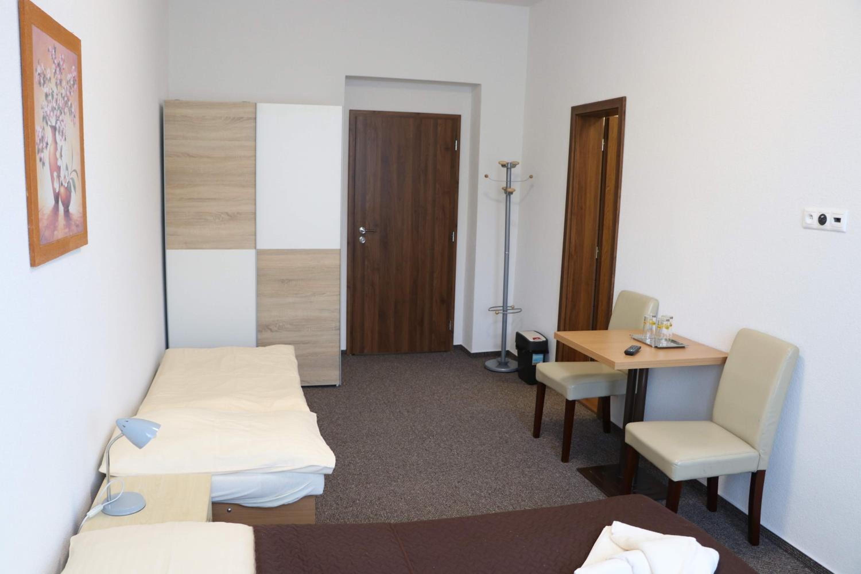 Triple Room with Private Bathroom photo 2