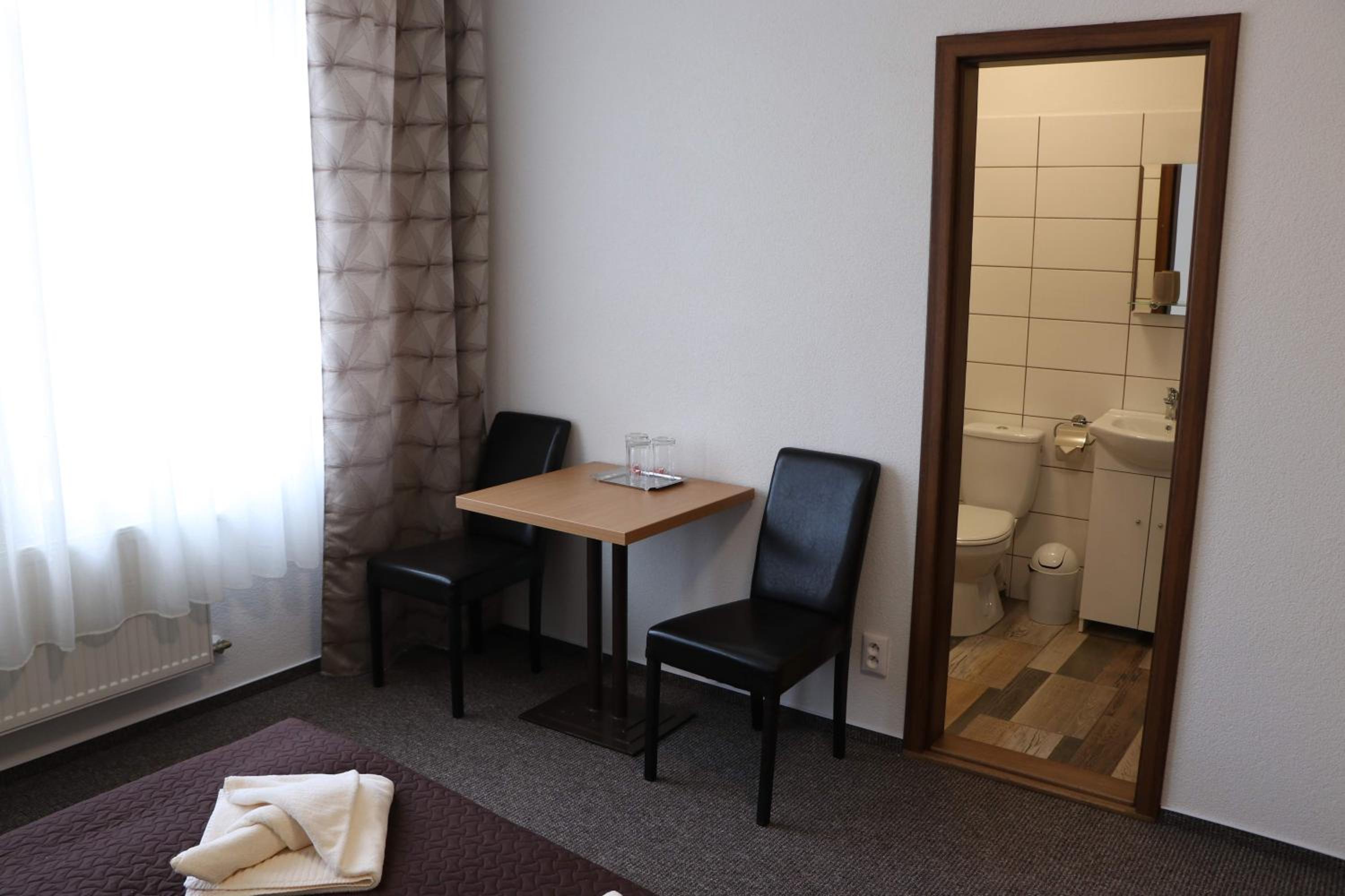 Triple Room with Private Bathroom photo 2