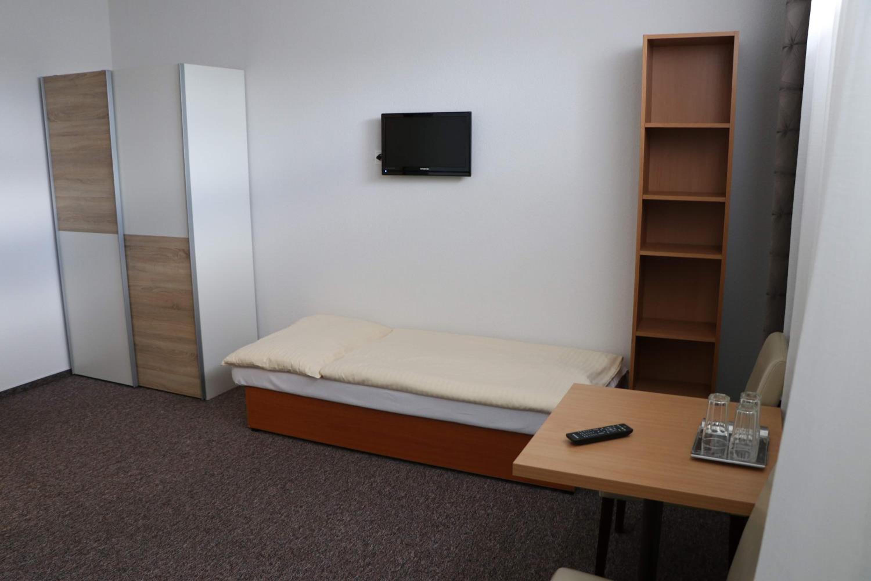 Triple Room with Private Bathroom photo 2