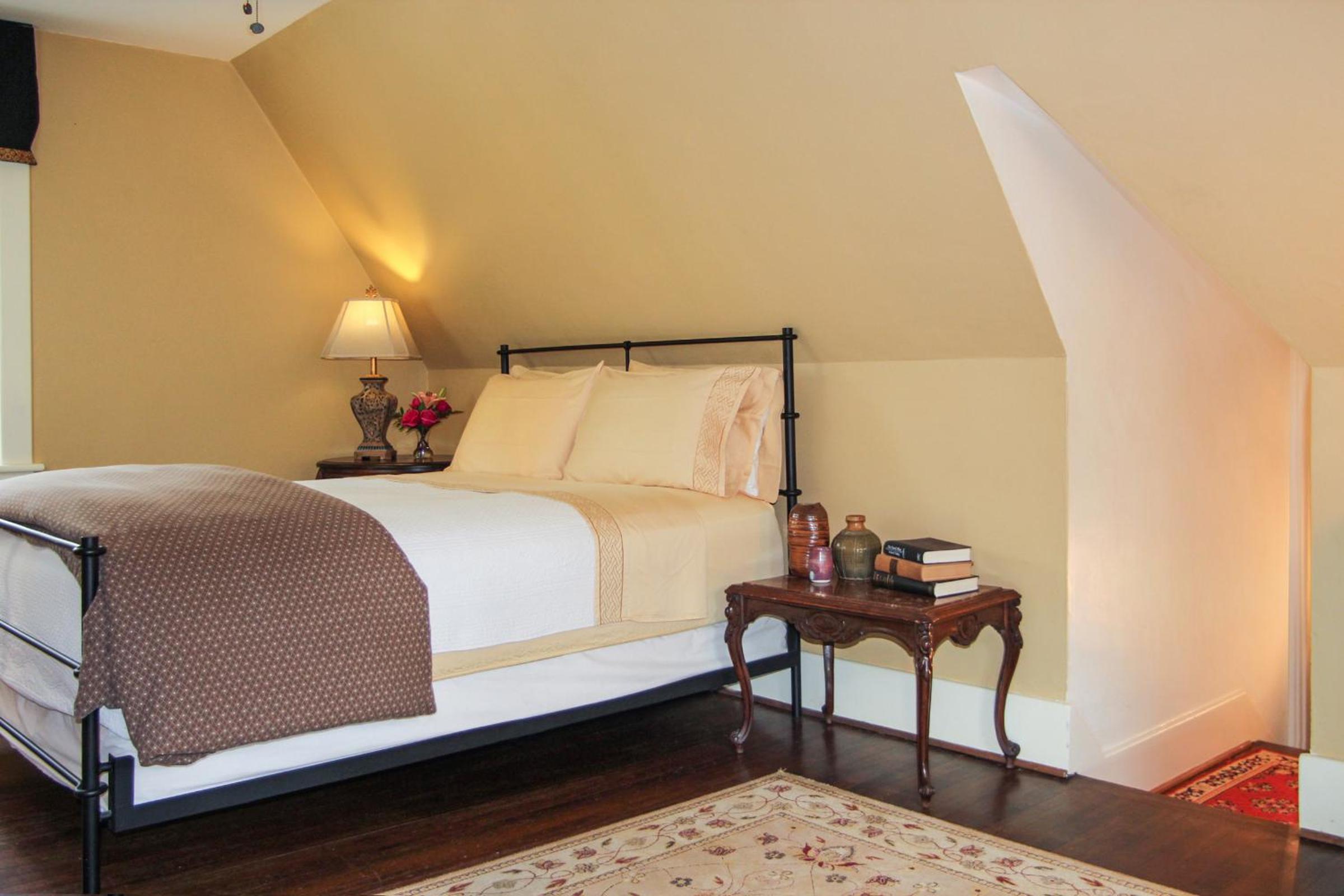 Standard Queen Room photo 1
