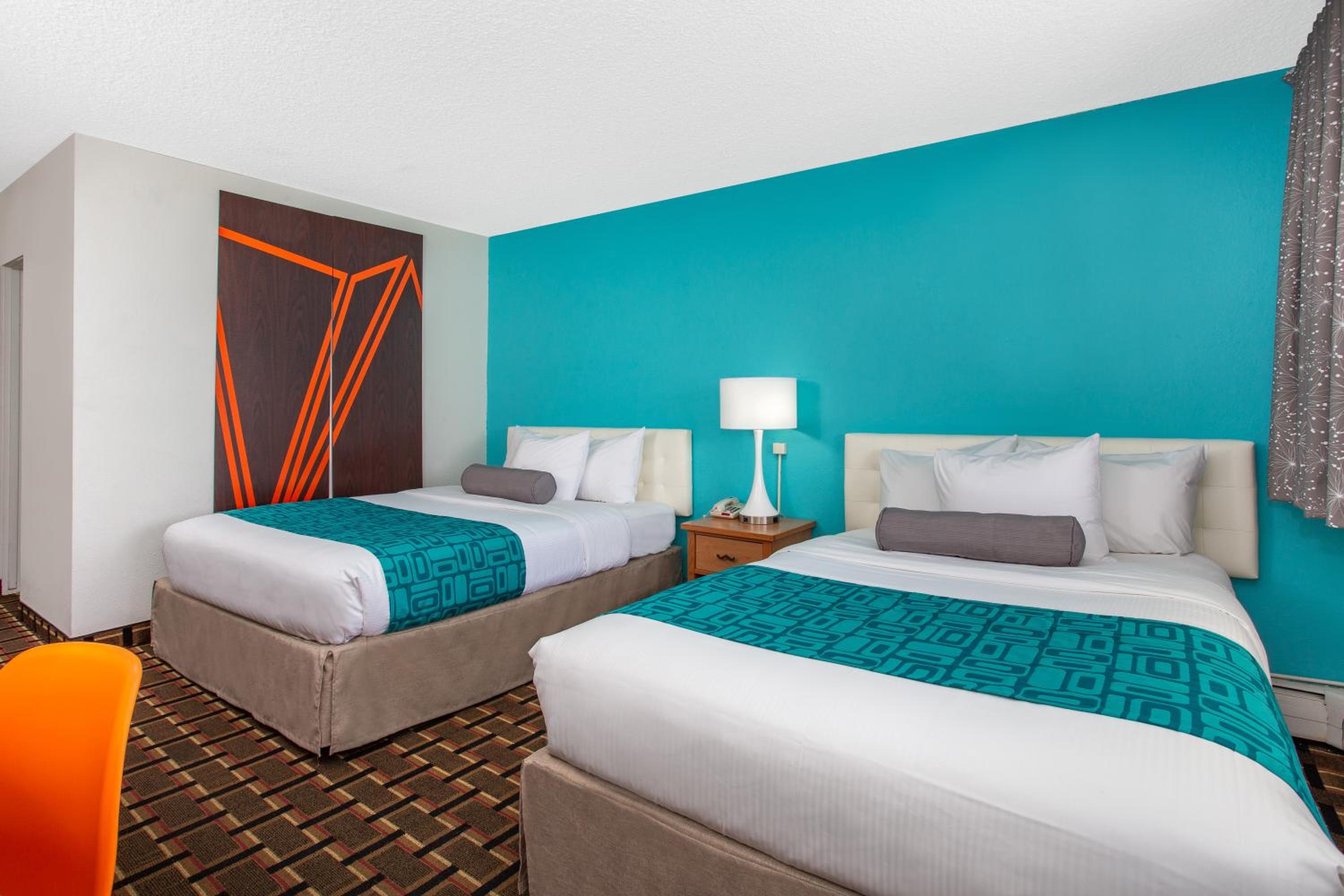 Double Room with Two Double Beds - Smoking - Photo 1