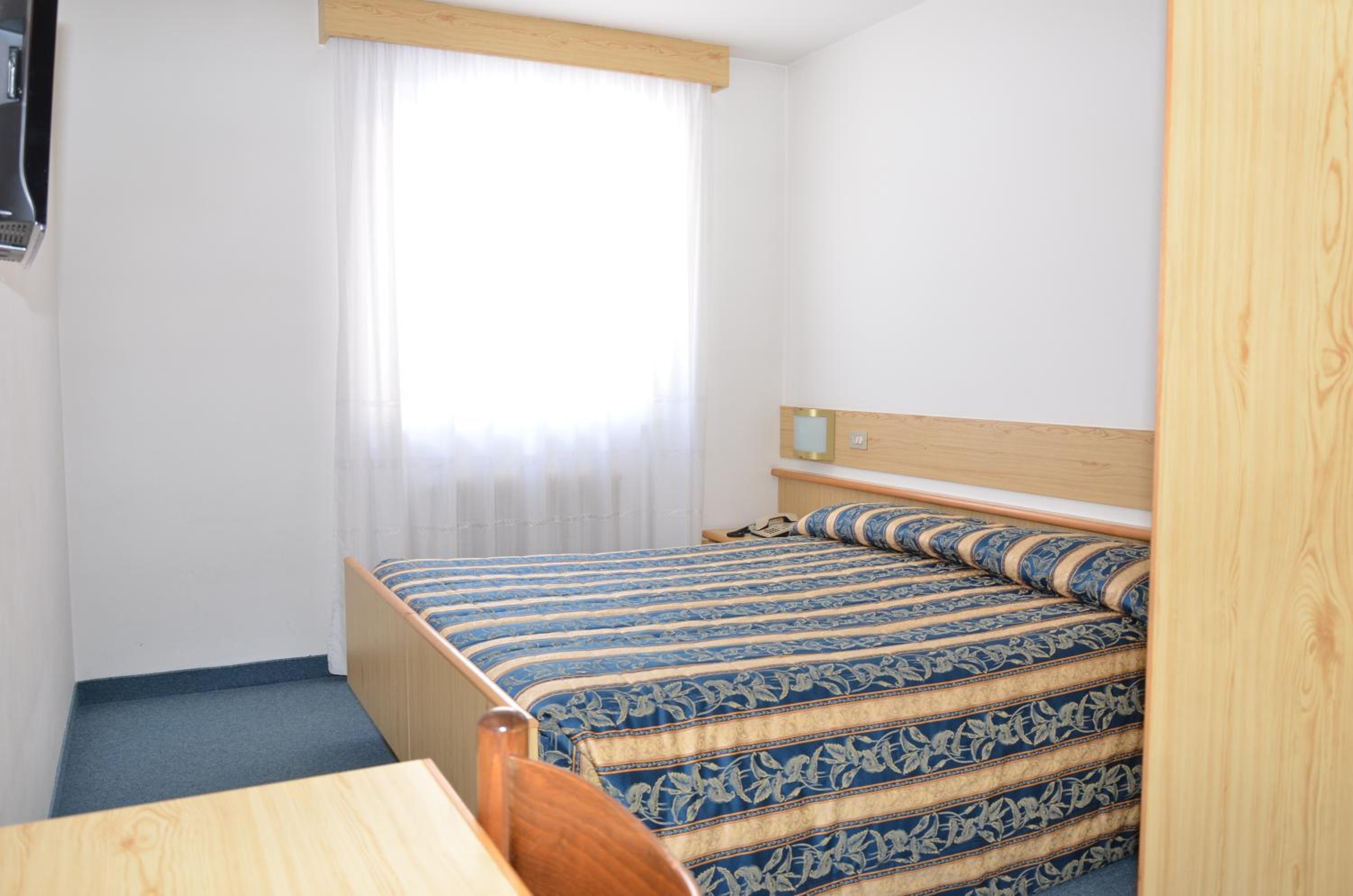 Double or Twin Room - Photo 1