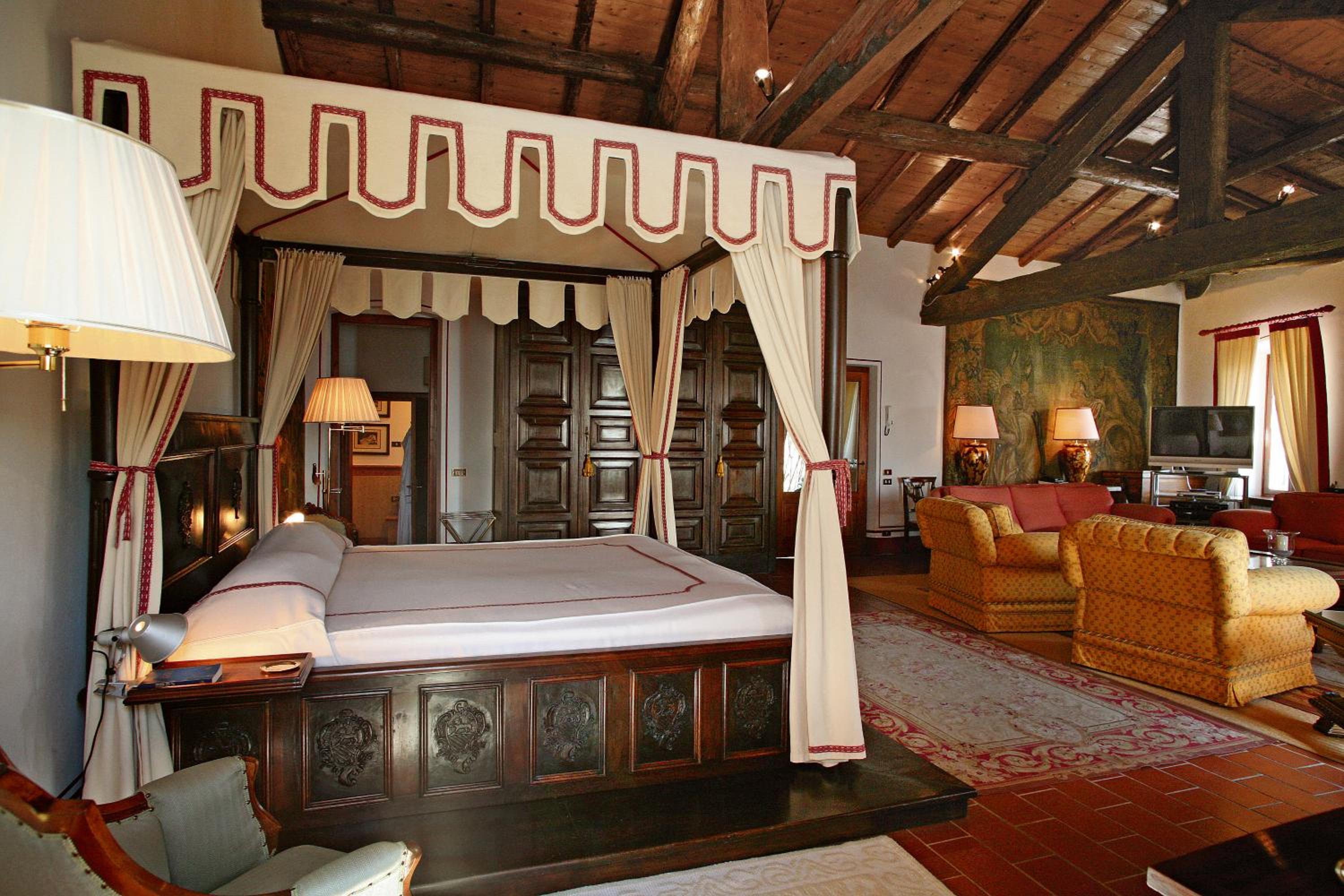 Deluxe Suite with Lake View photo 1