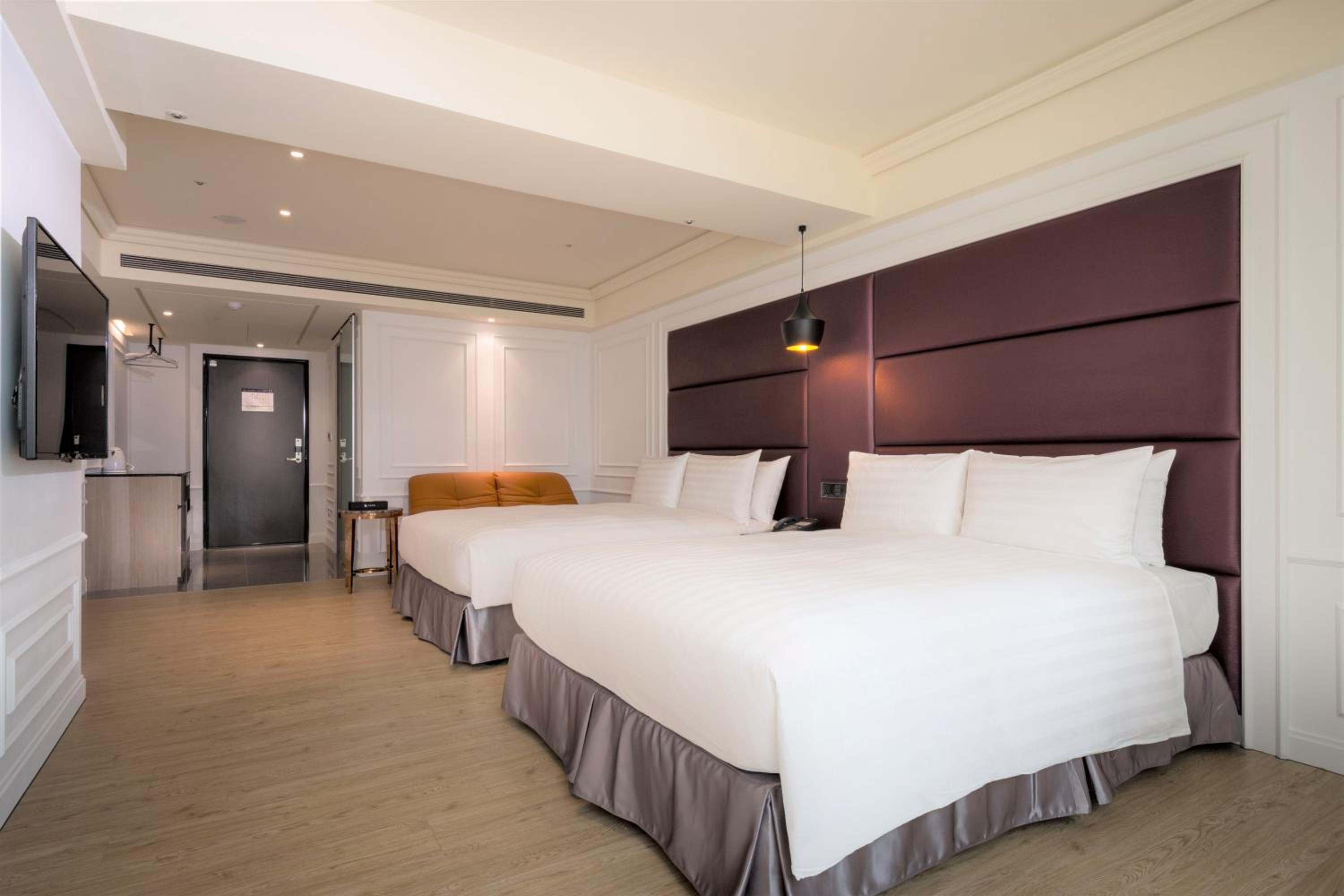 Deluxe Quadruple Room