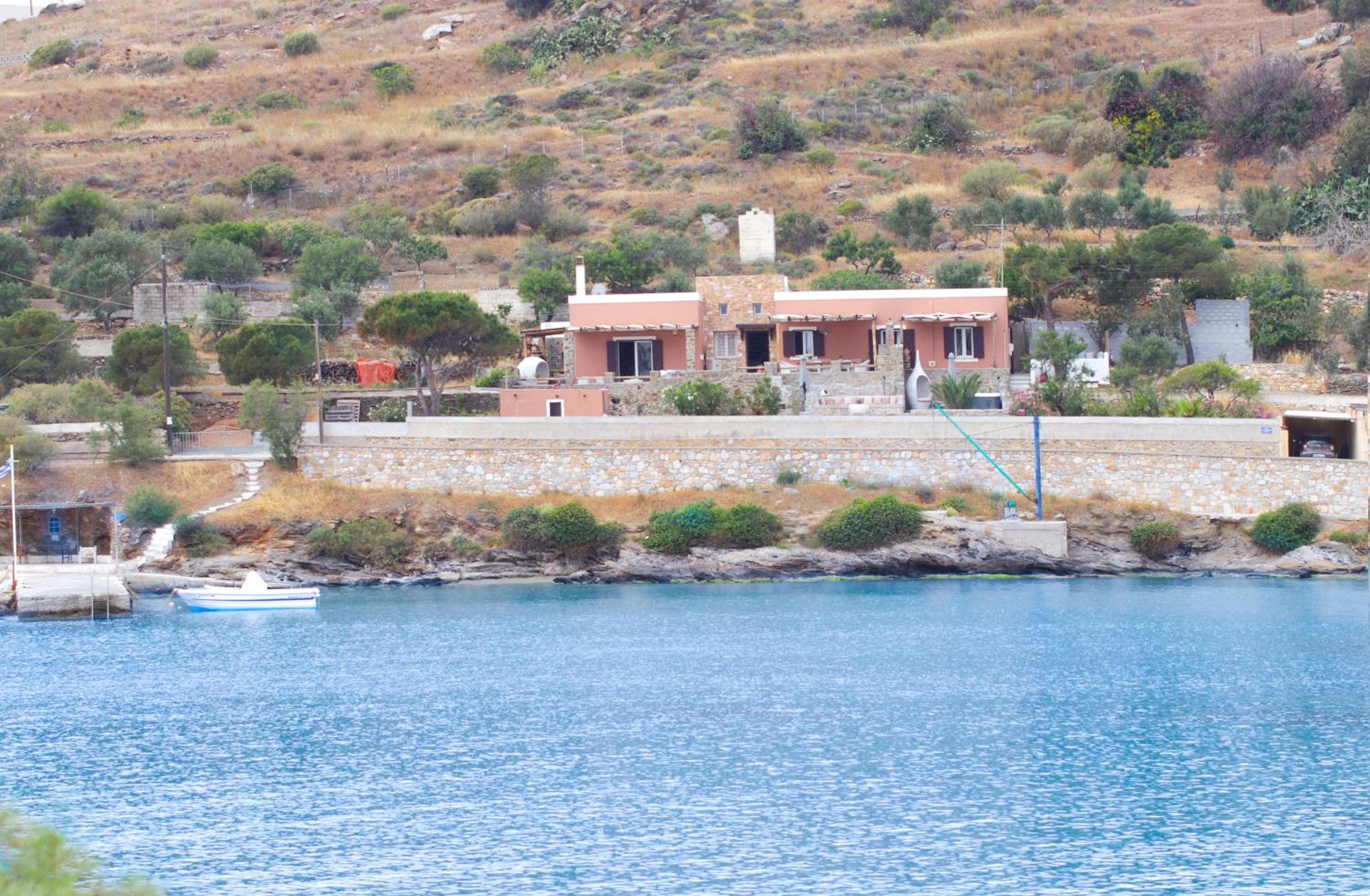 Villa photo 2