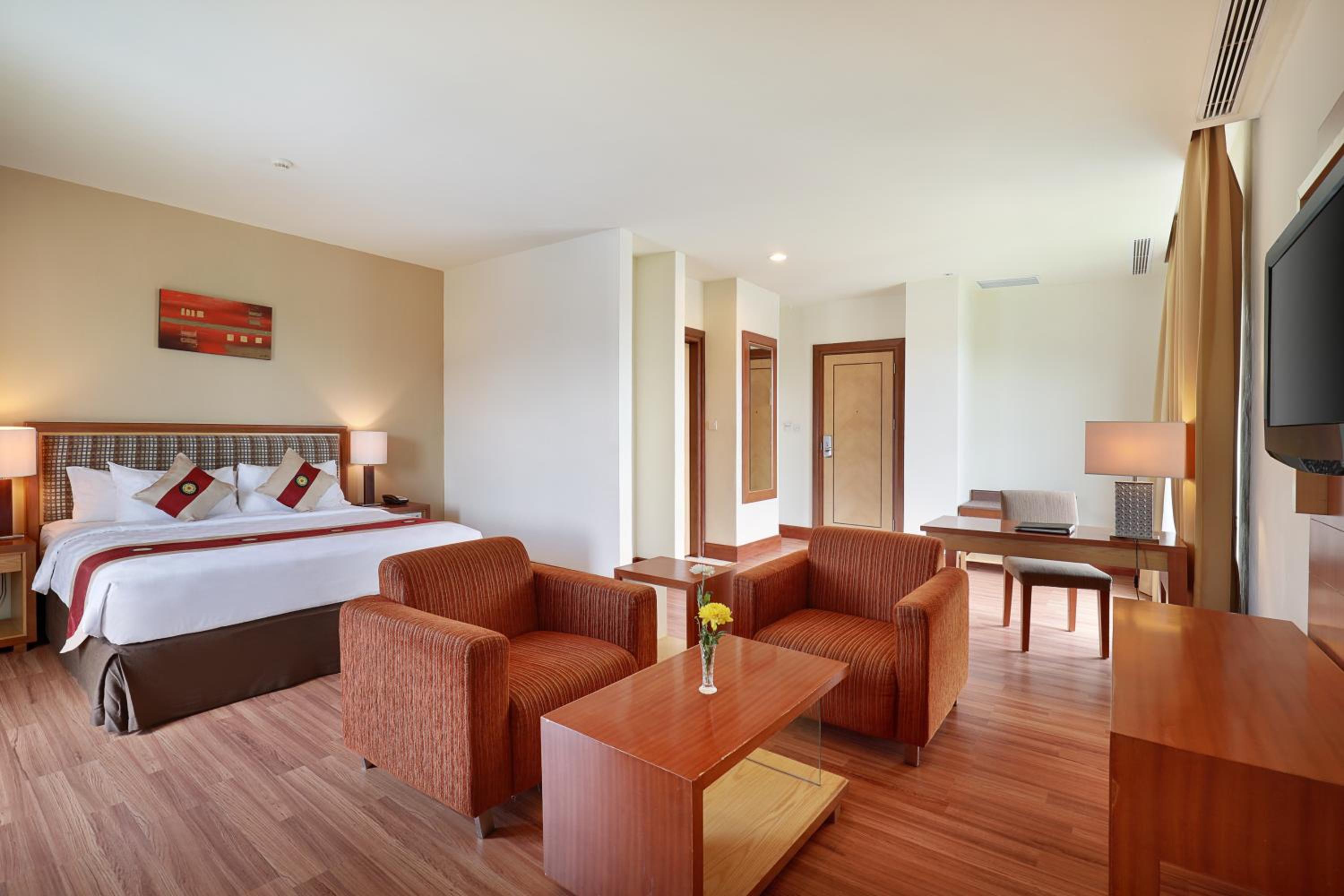 Executive Club Room - Photo 9