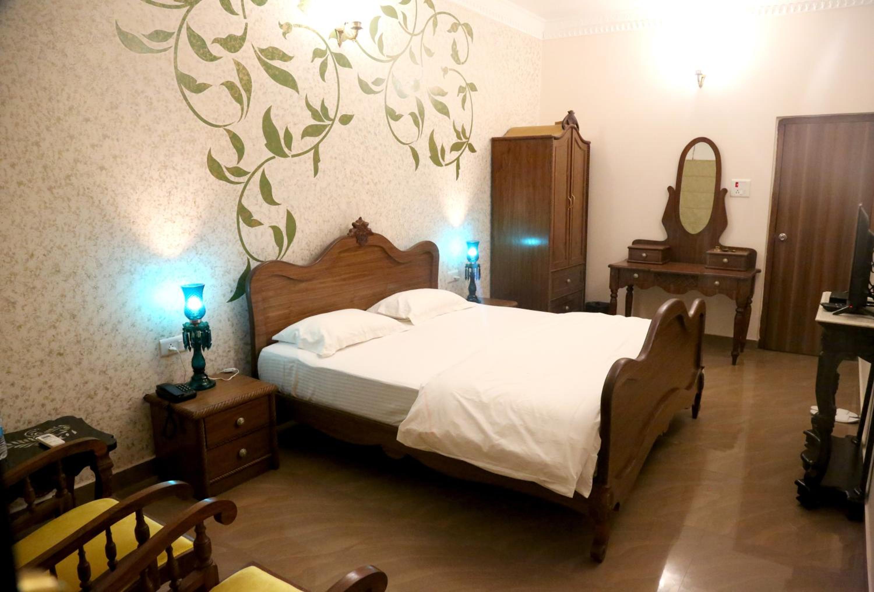 Deluxe Suite - Photo 16