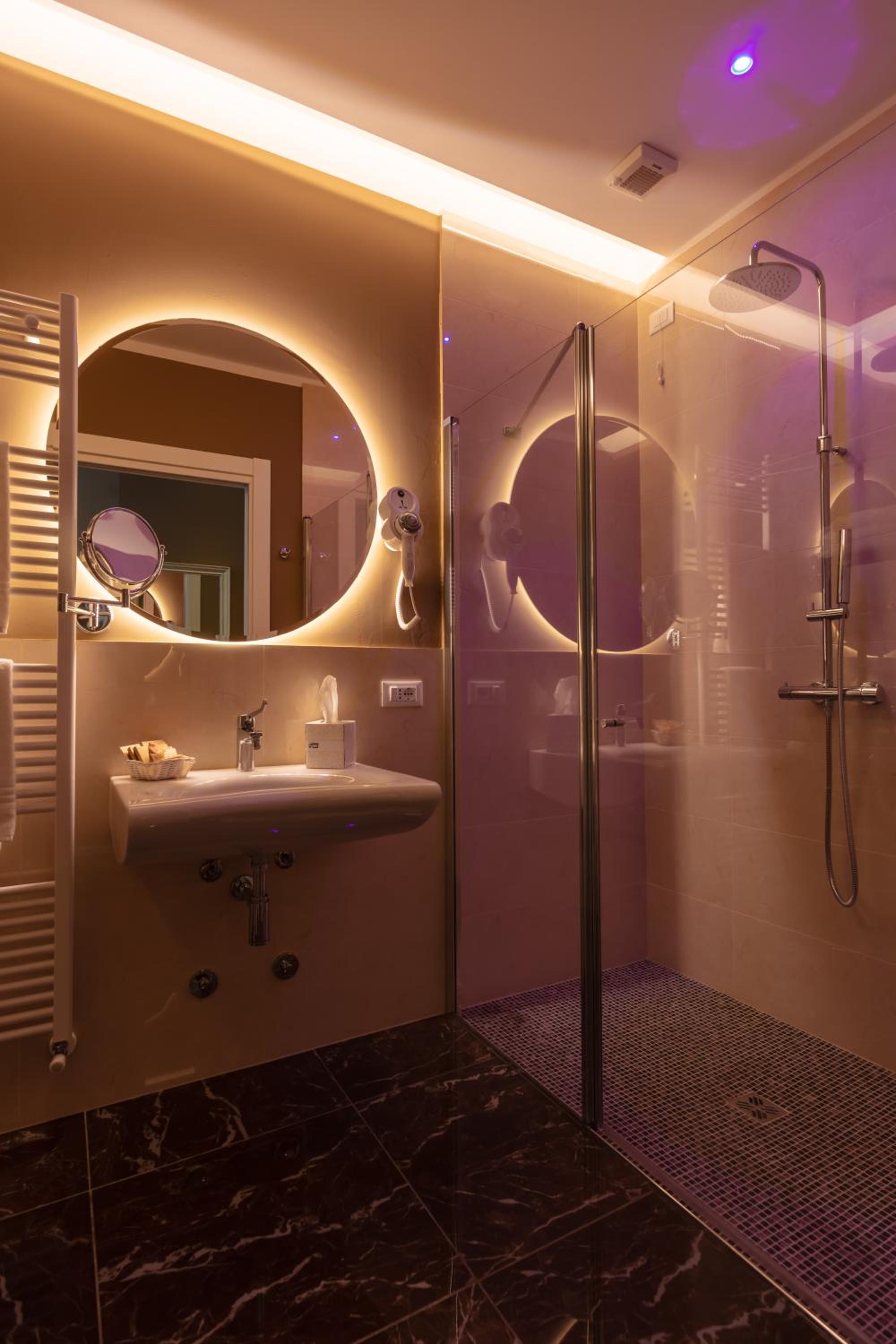 Superior Triple Room photo 3
