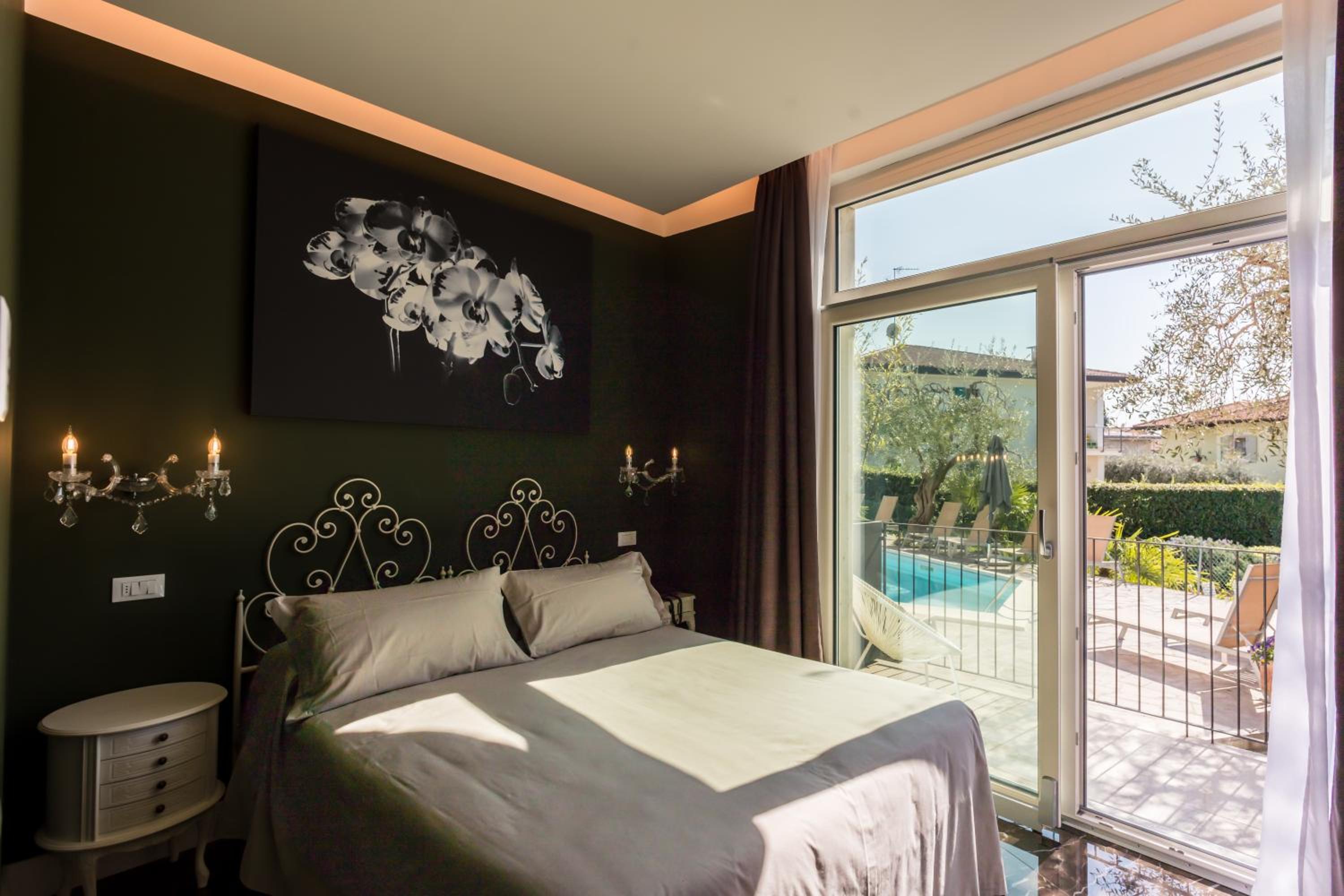 Double or Twin Room with Balcony photo 2