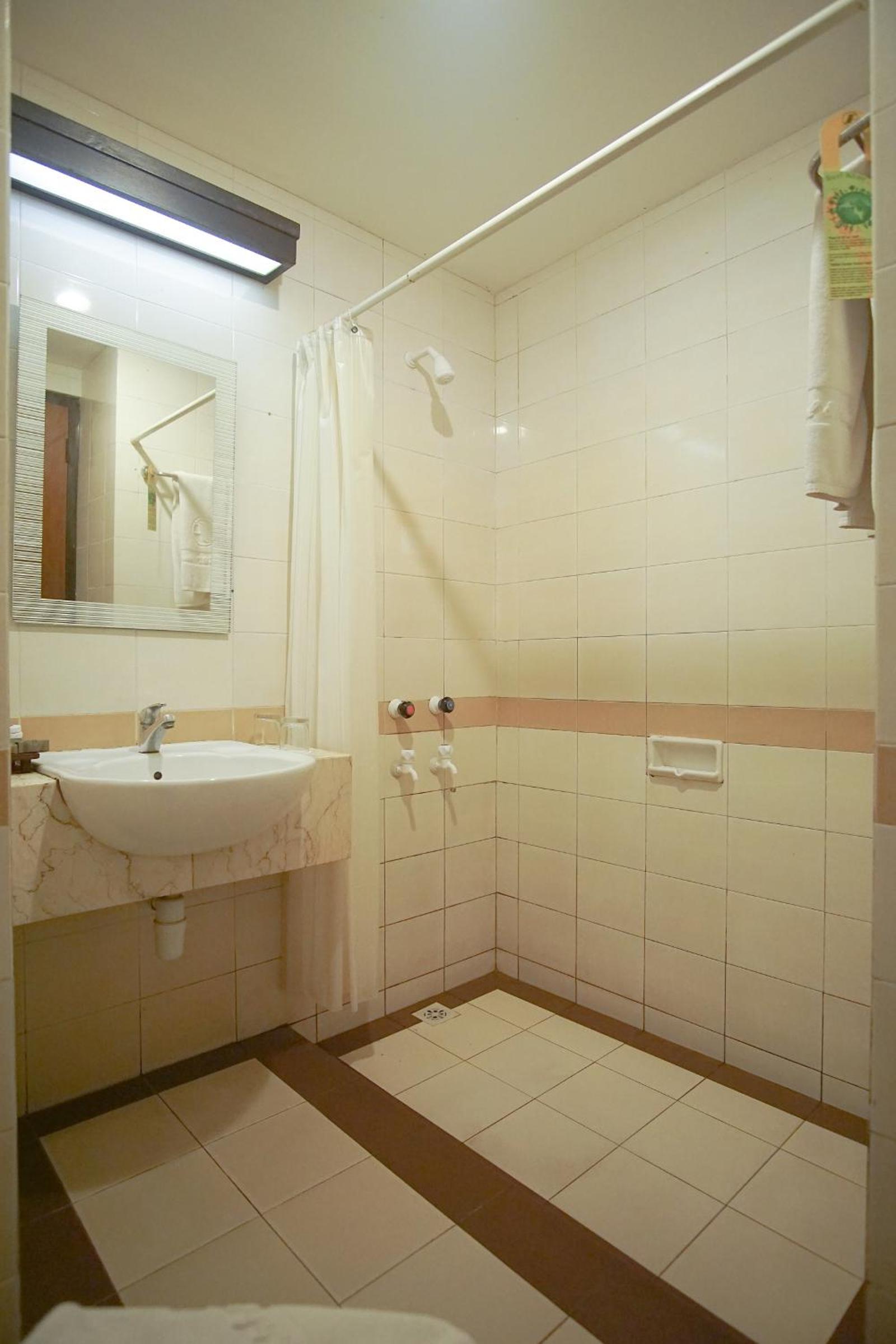 Standard Double or Twin Room photo 2