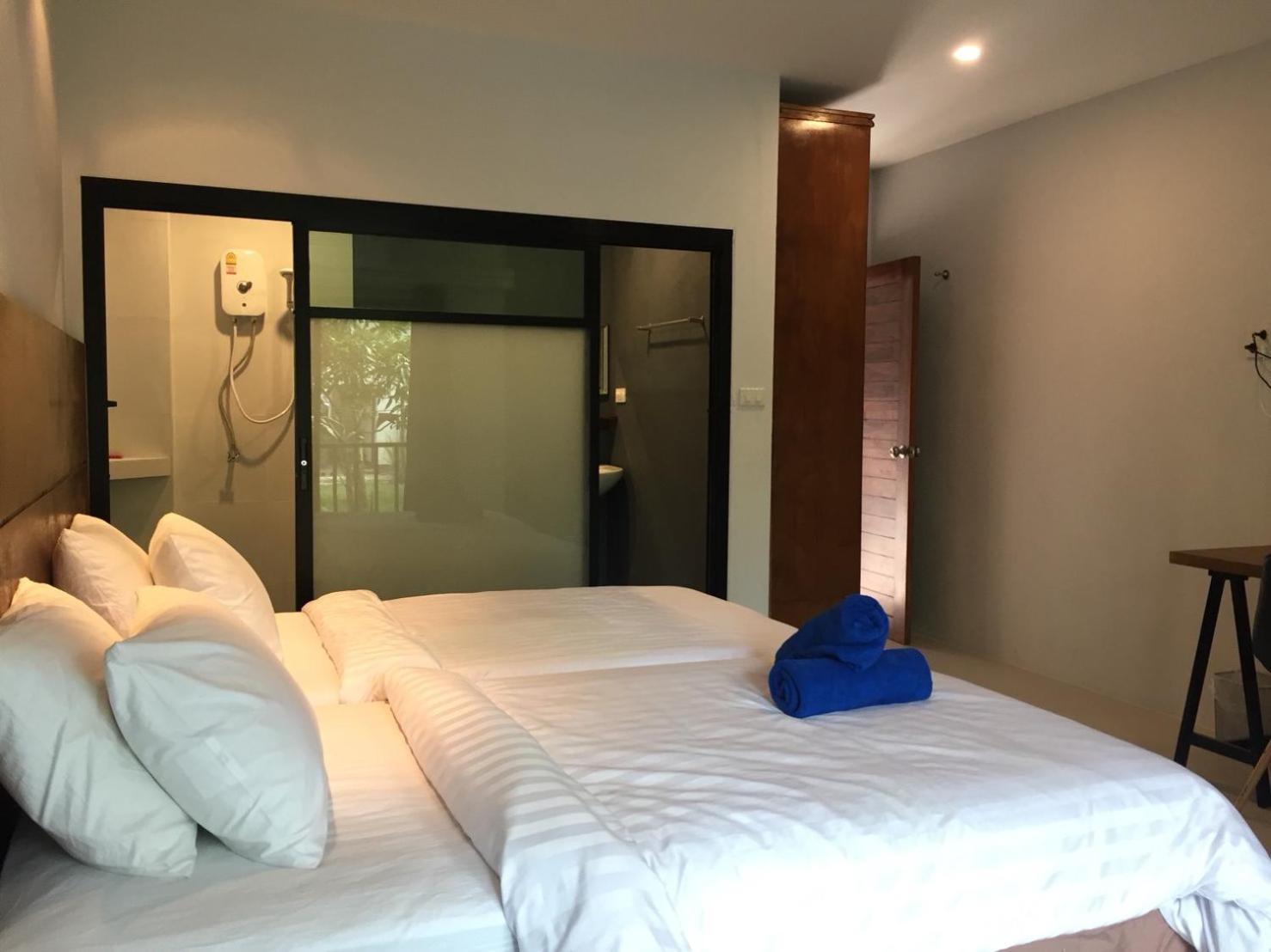 Quadruple Room with Terrace
