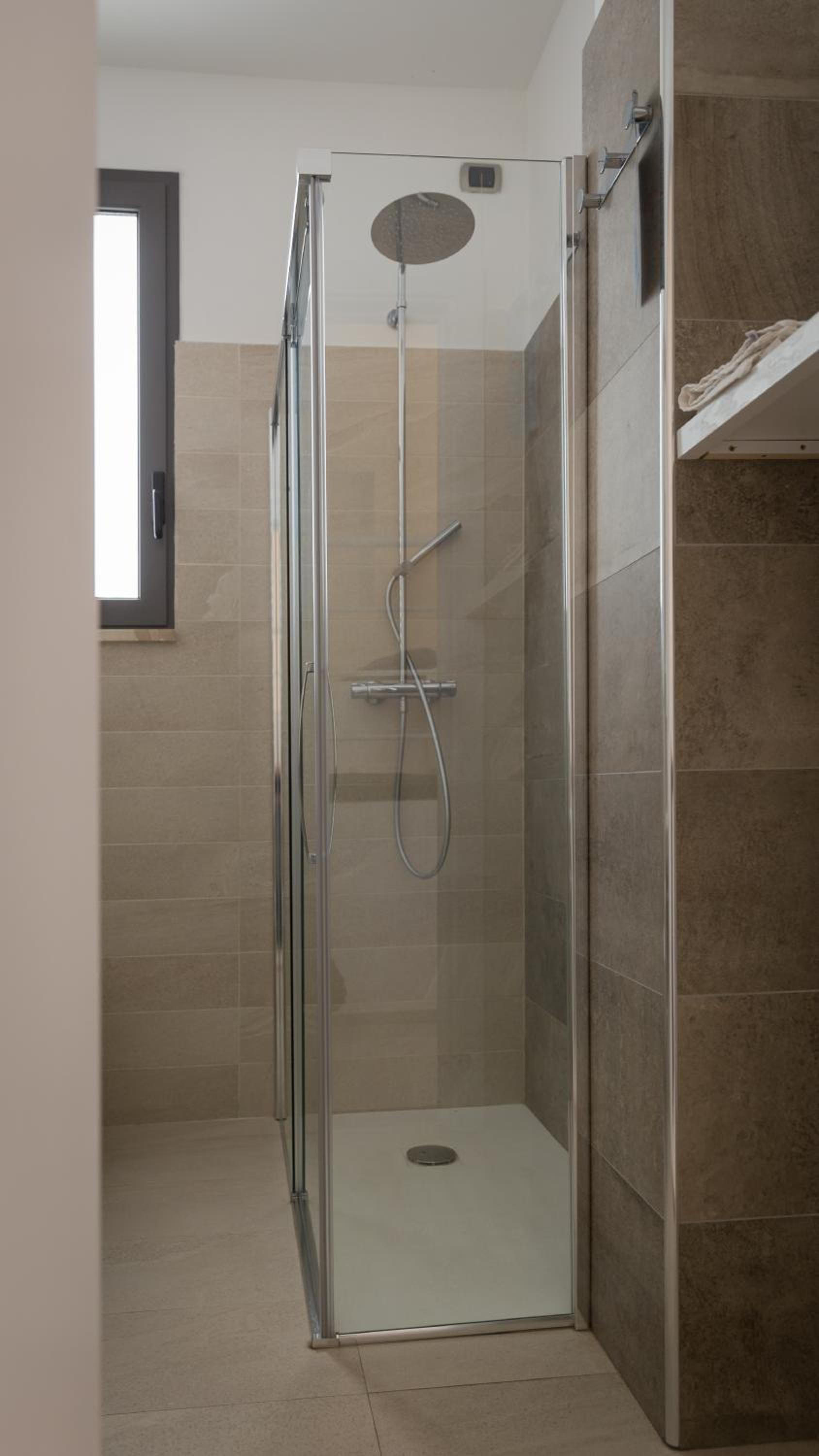 Superior Quadruple Room - Photo 8