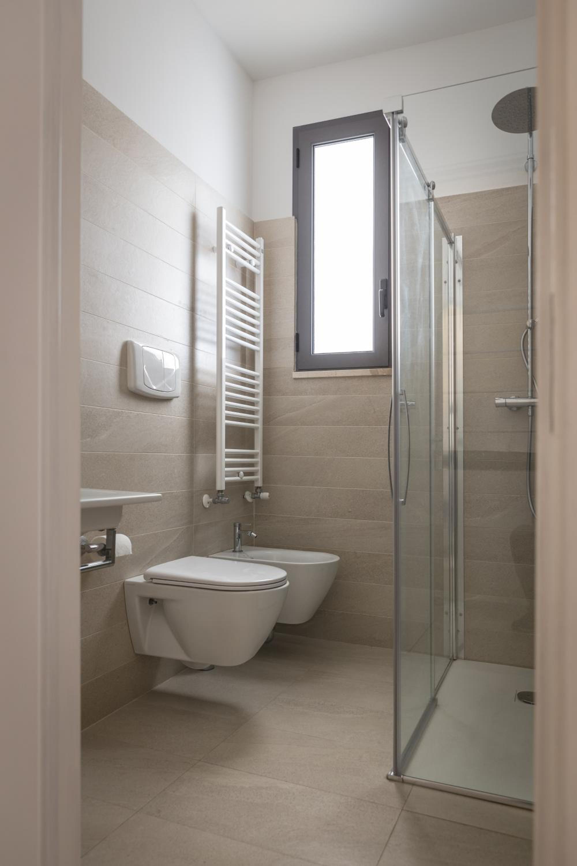 Superior Quadruple Room - Photo 10