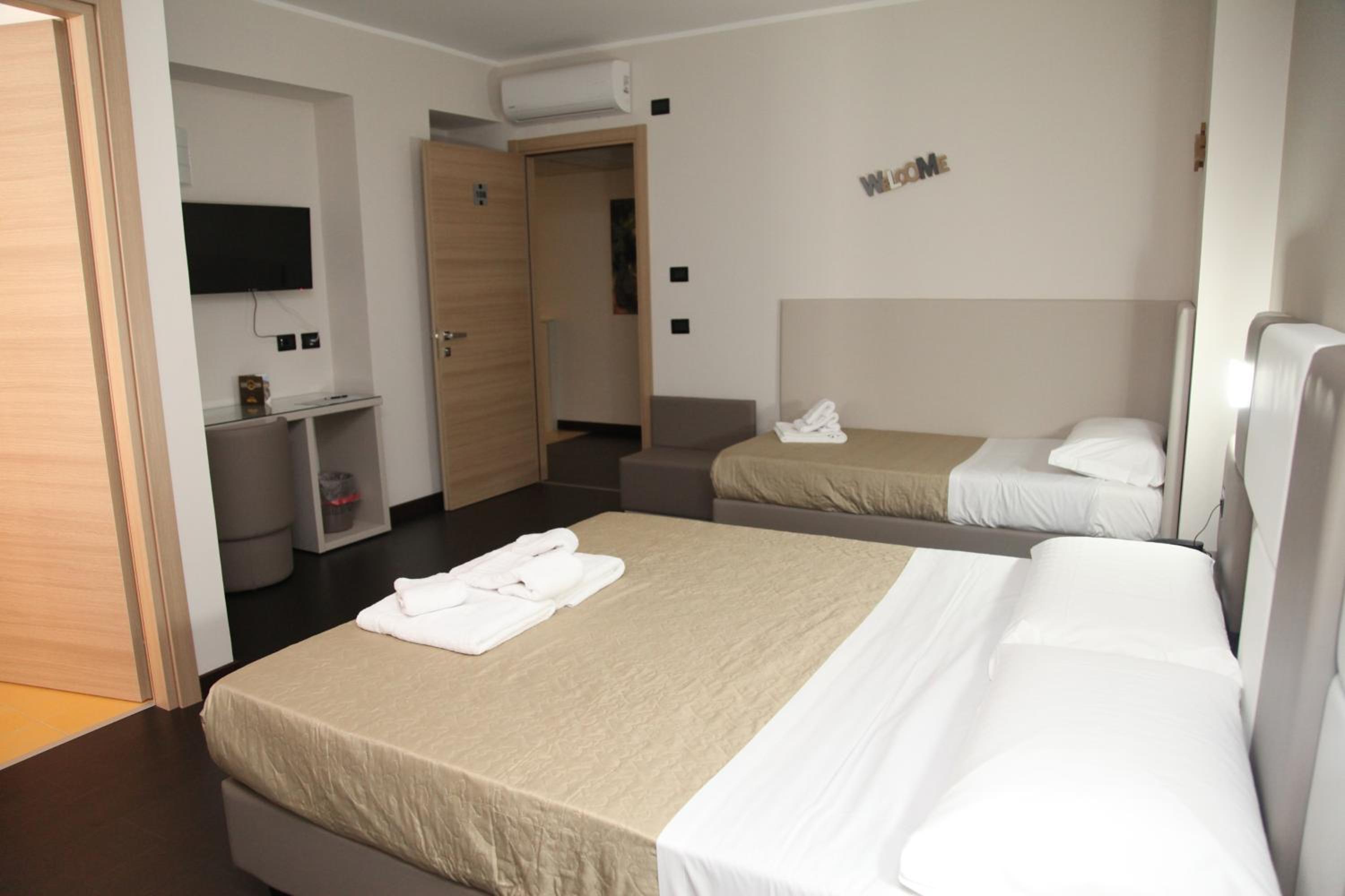 Triple Room