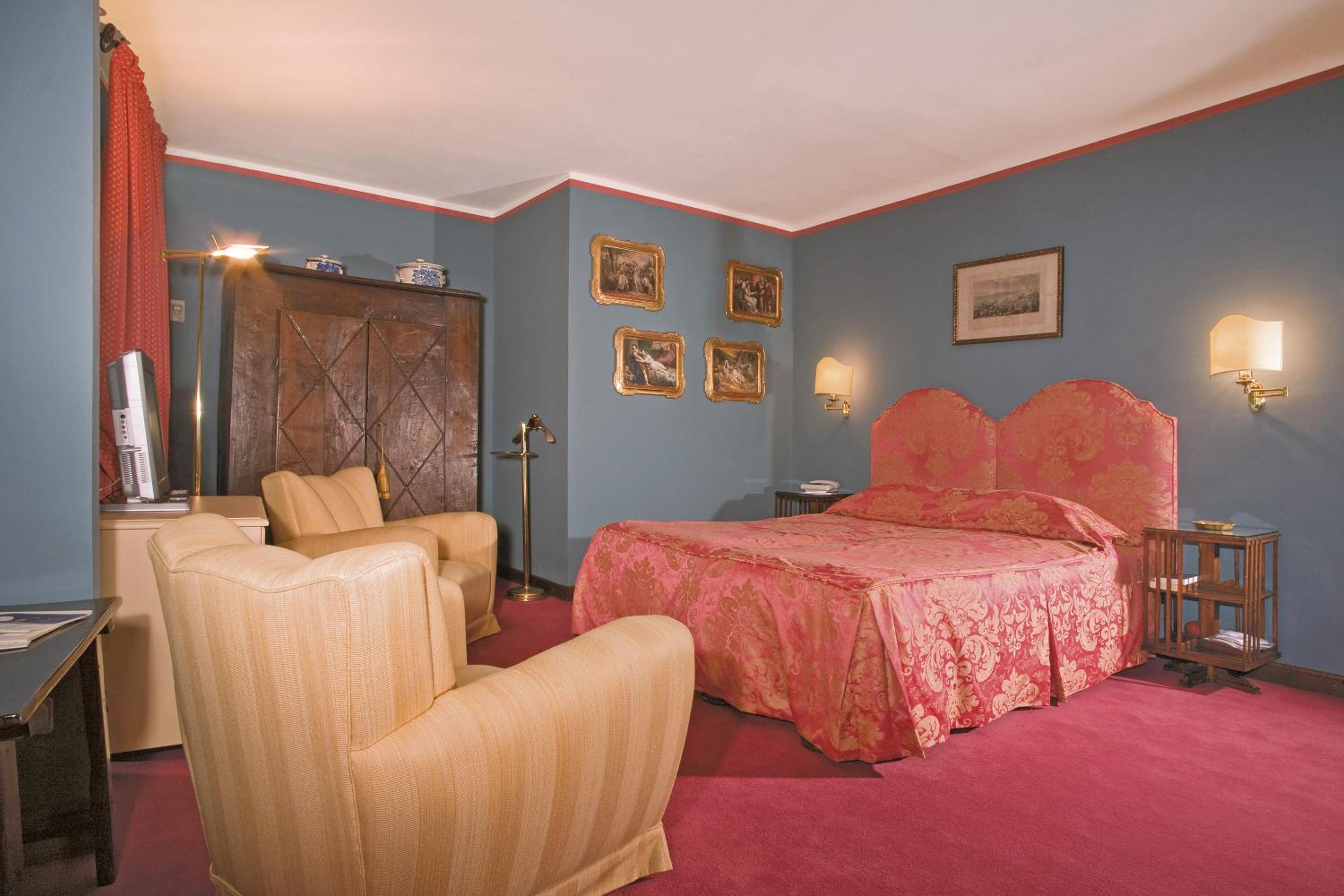 Superior Double or Twin Room photo 3