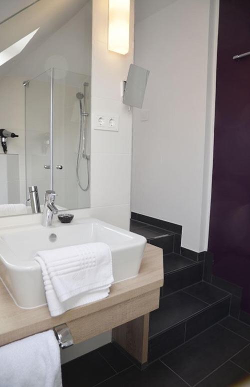 Standard Double Room - Photo 3
