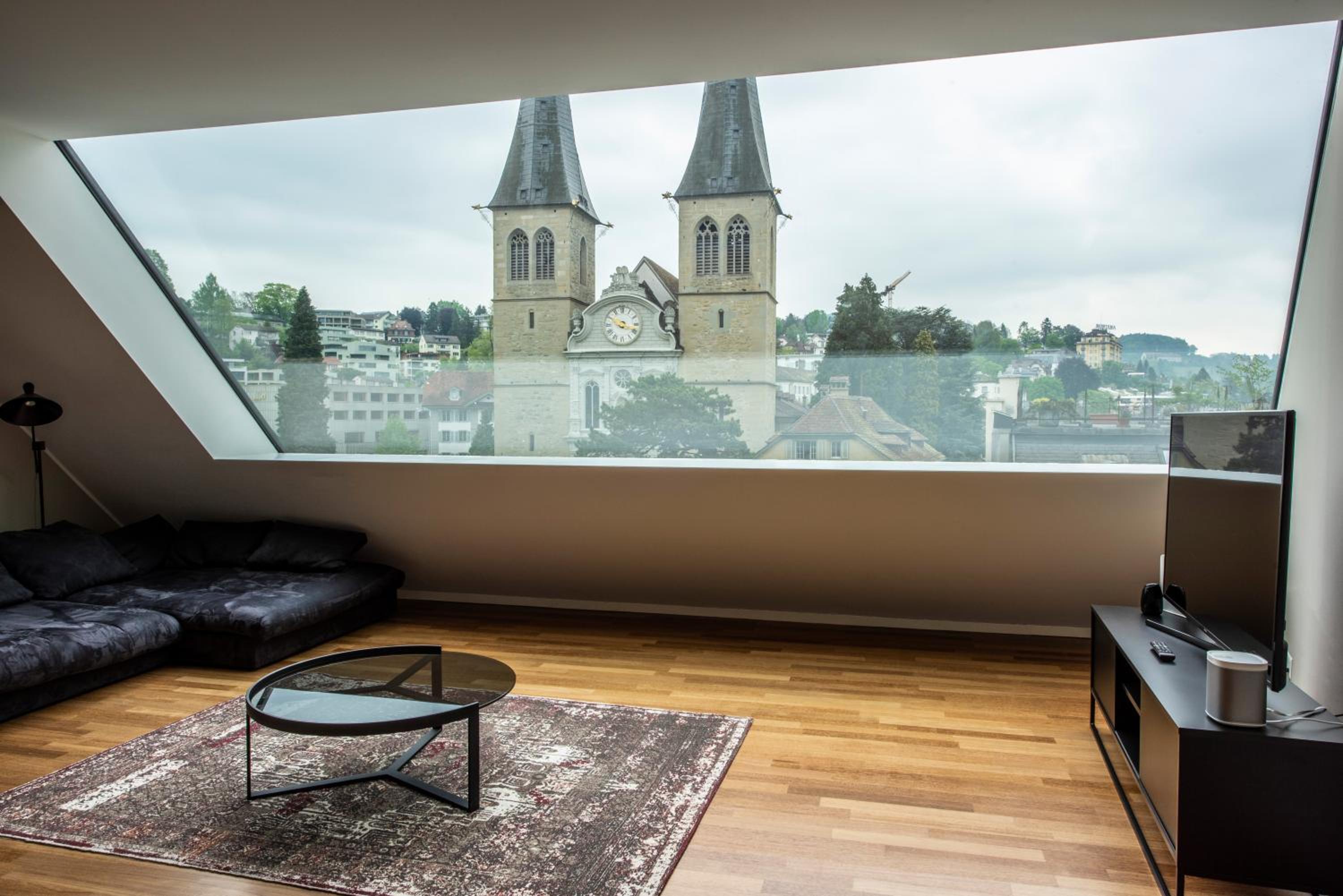 Apartment with City View photo 3