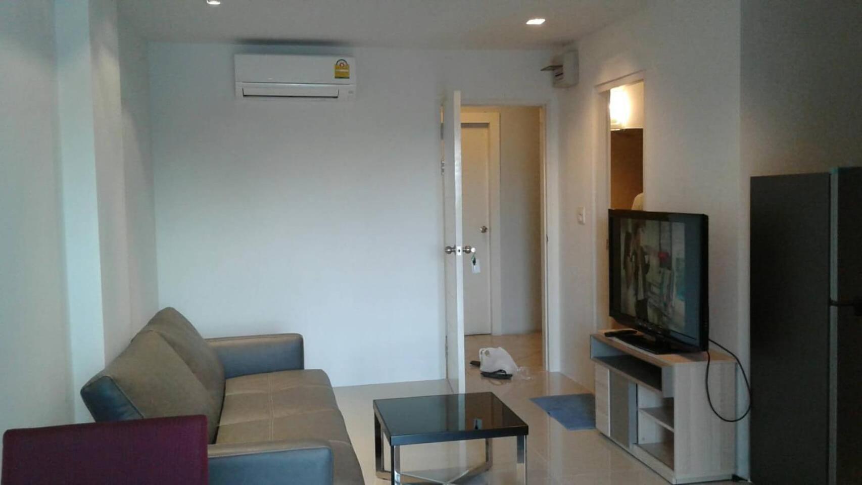 Apartment with Terrace - Photo 42