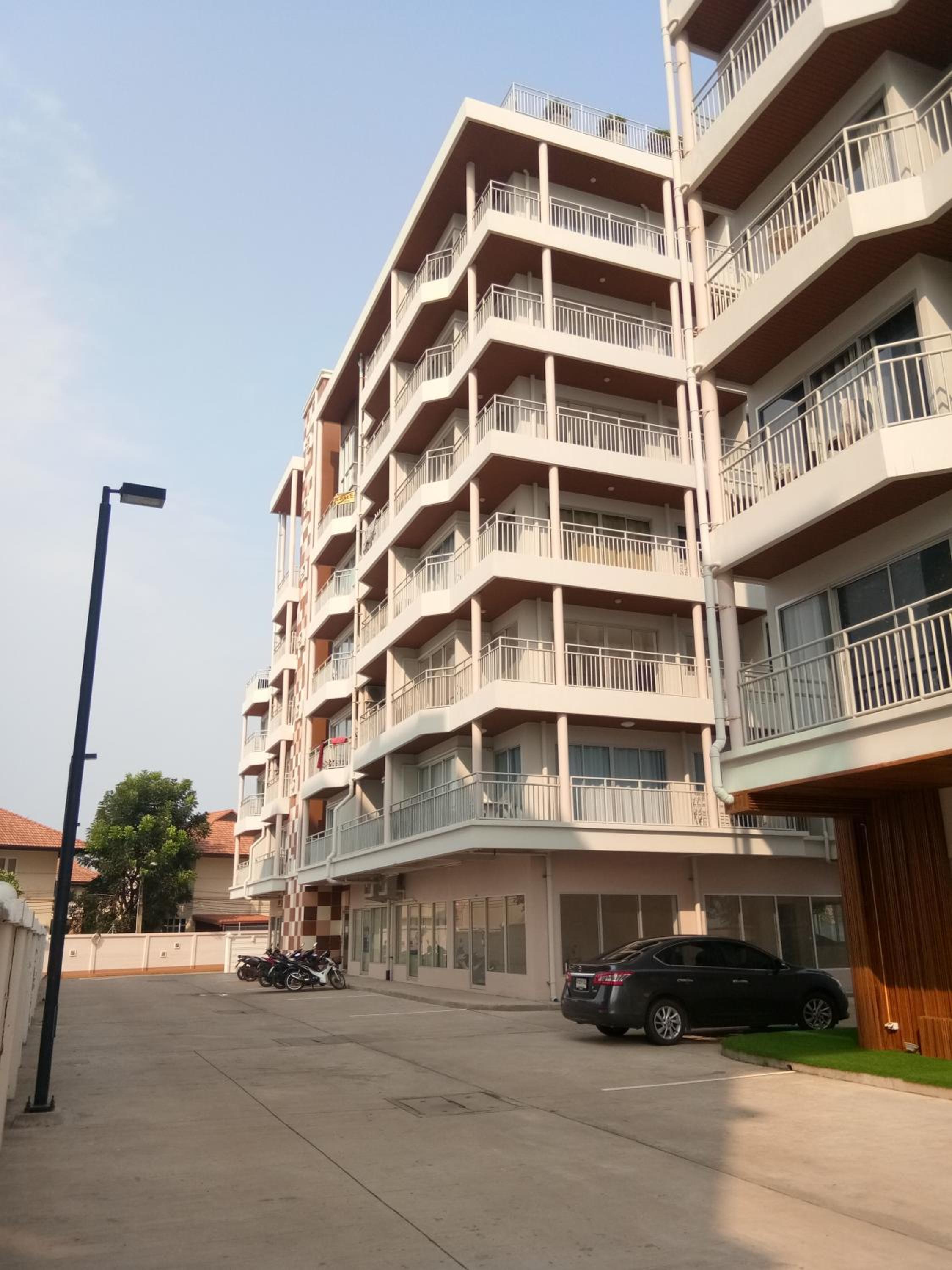 Apartment with Terrace - Photo 9